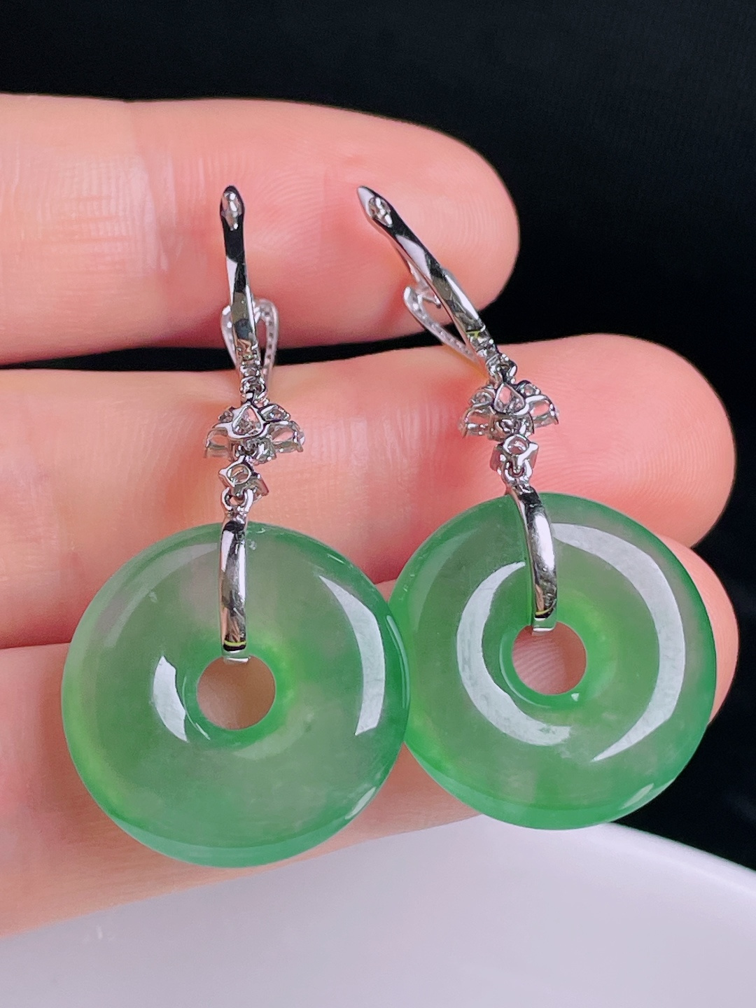 ️冰绿耳坠，18k镶嵌，老种起光，细底通透，尺寸：43裸石20.6/4.8mm0917