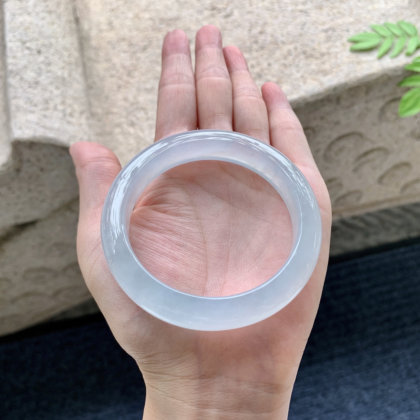 正圈54 55 圈口54.8/11.7/8.4 编码HW090814 冰种，水润，种老，细腻，无裂