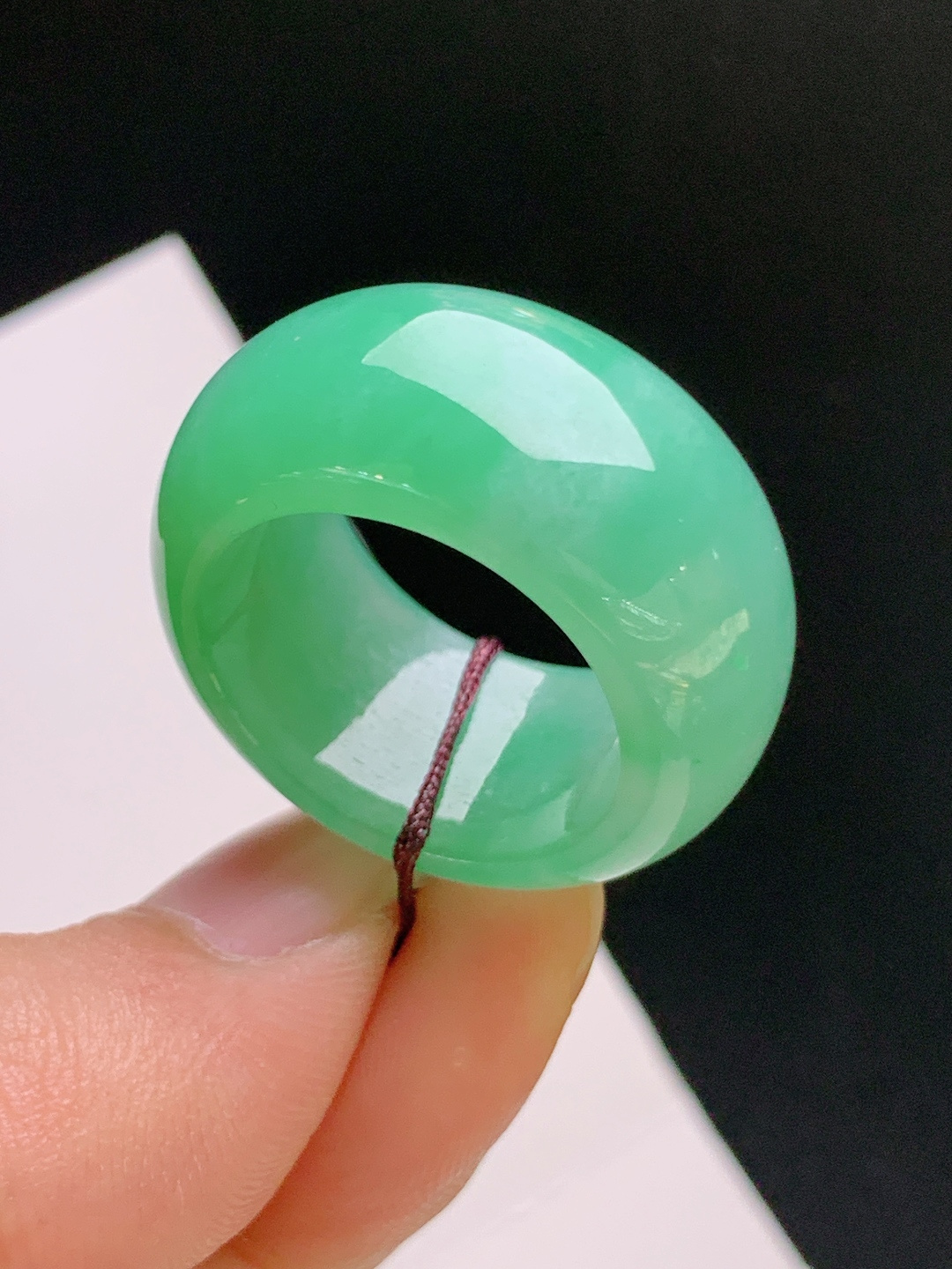 ️ 冰种绿指环，色泽匀净，水润饱满，端庄显贵 裸石27.6-12.5-5.6 圈口18 42