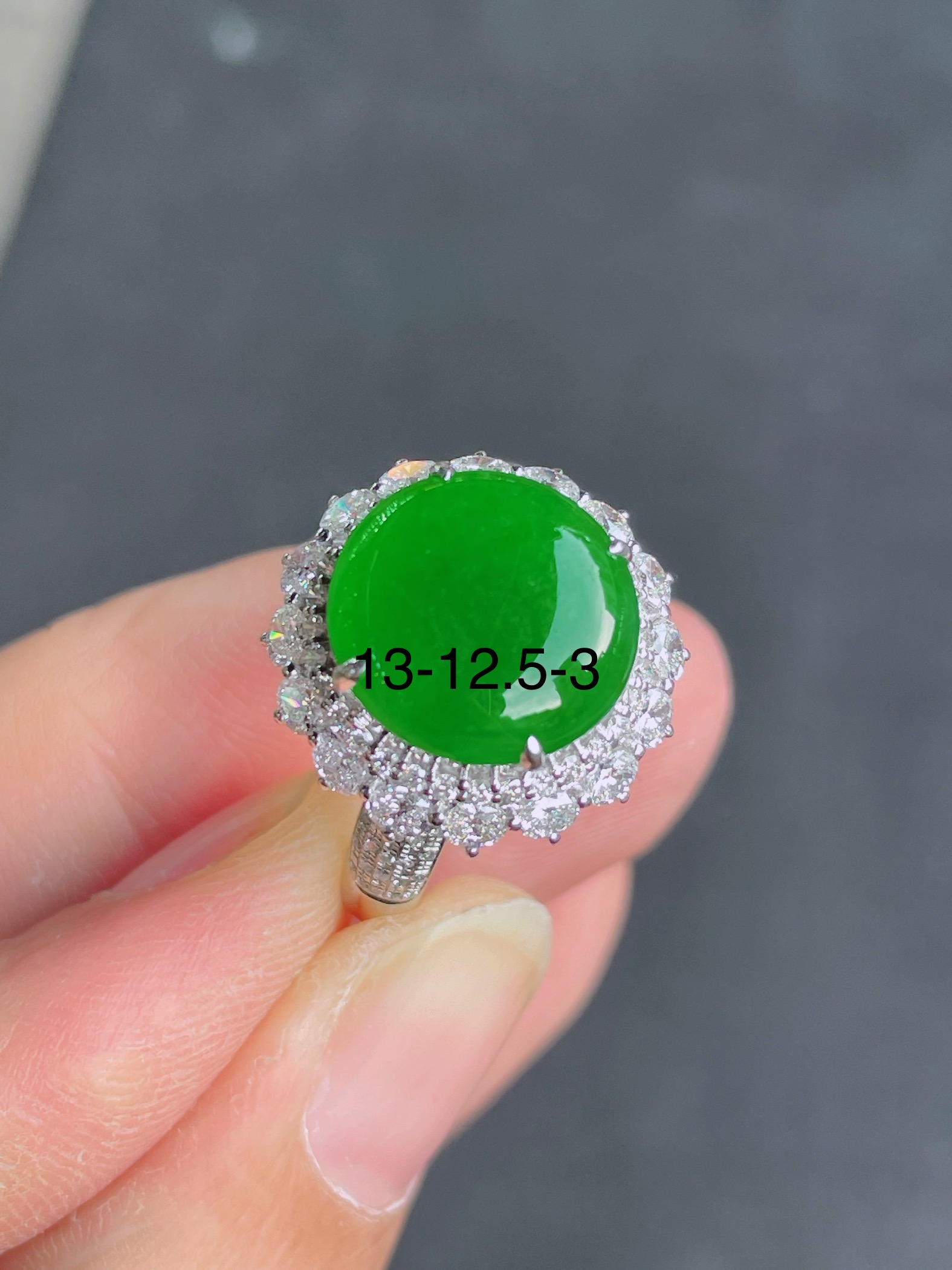 ️高冰绿蛋面戒指 晶莹剔透，新颖时尚，珠光宝气，13-12.5-3
