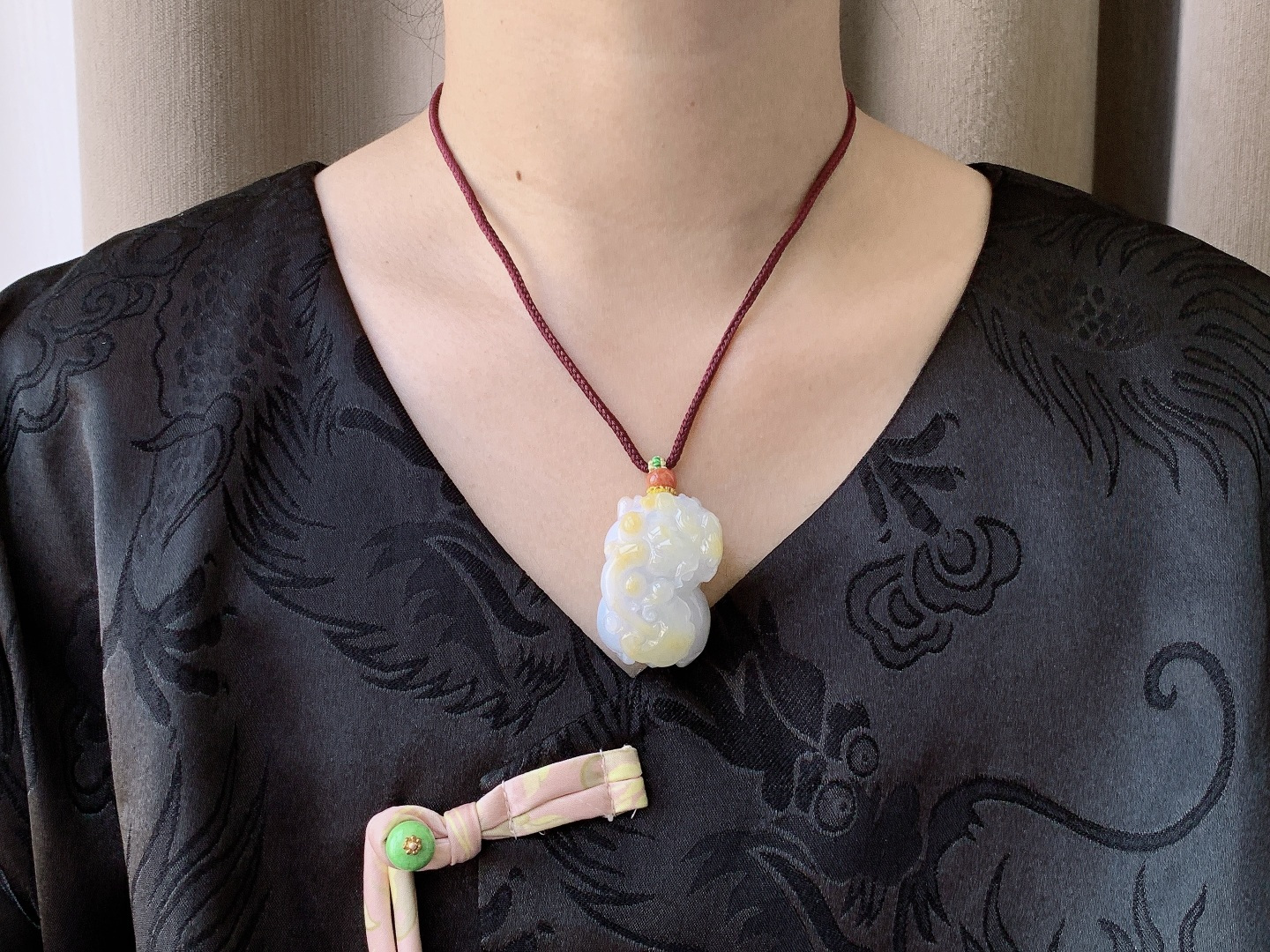 【裸石】冰飘黄翡貔貅吊坠 【说明】缅甸 性比高 超厚 【尺寸】39-25.5-19.7 【重量】40.2克