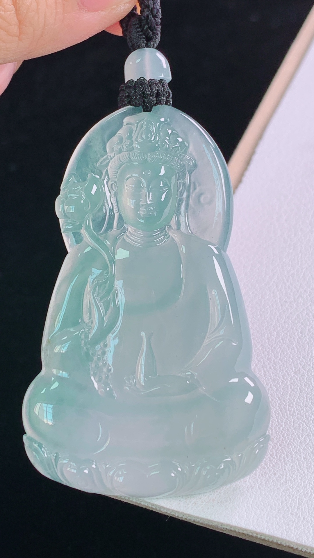 冰种大势至观音，冰润荧光，清爽细腻，无裂，尺寸:58.7-37.2-5.5mm 14