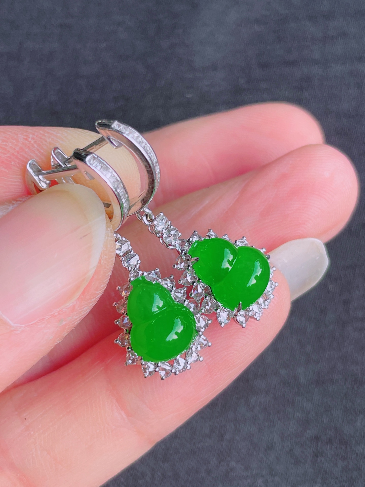 ️冰种绿葫芦耳坠，晶莹剔透，新颖时尚，珠光宝气，10-8-4