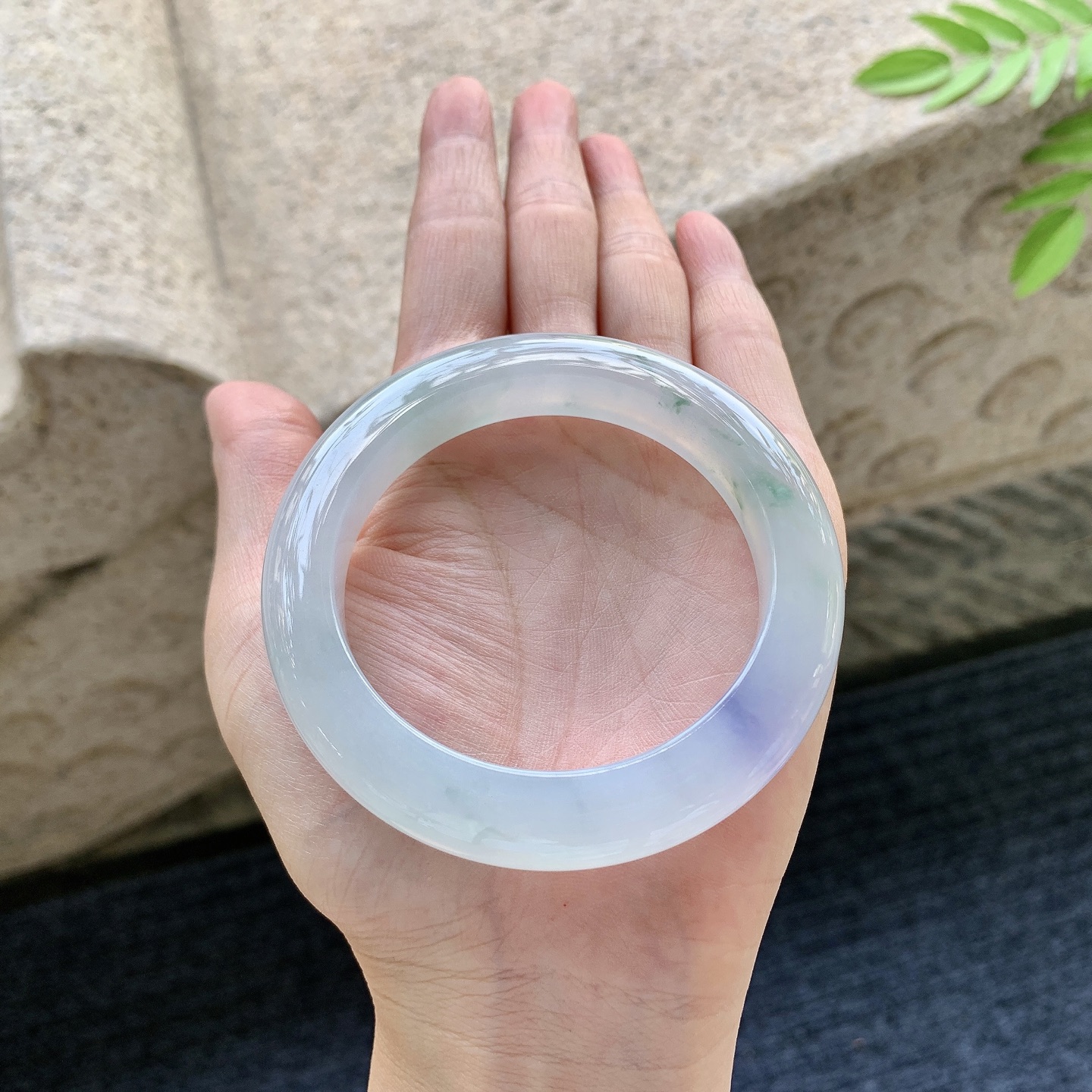 正圈53 54 圈口54.3/11/10 编码A3091526 冰糯飘紫飘花，水润，种老，细腻，打灯有絮线