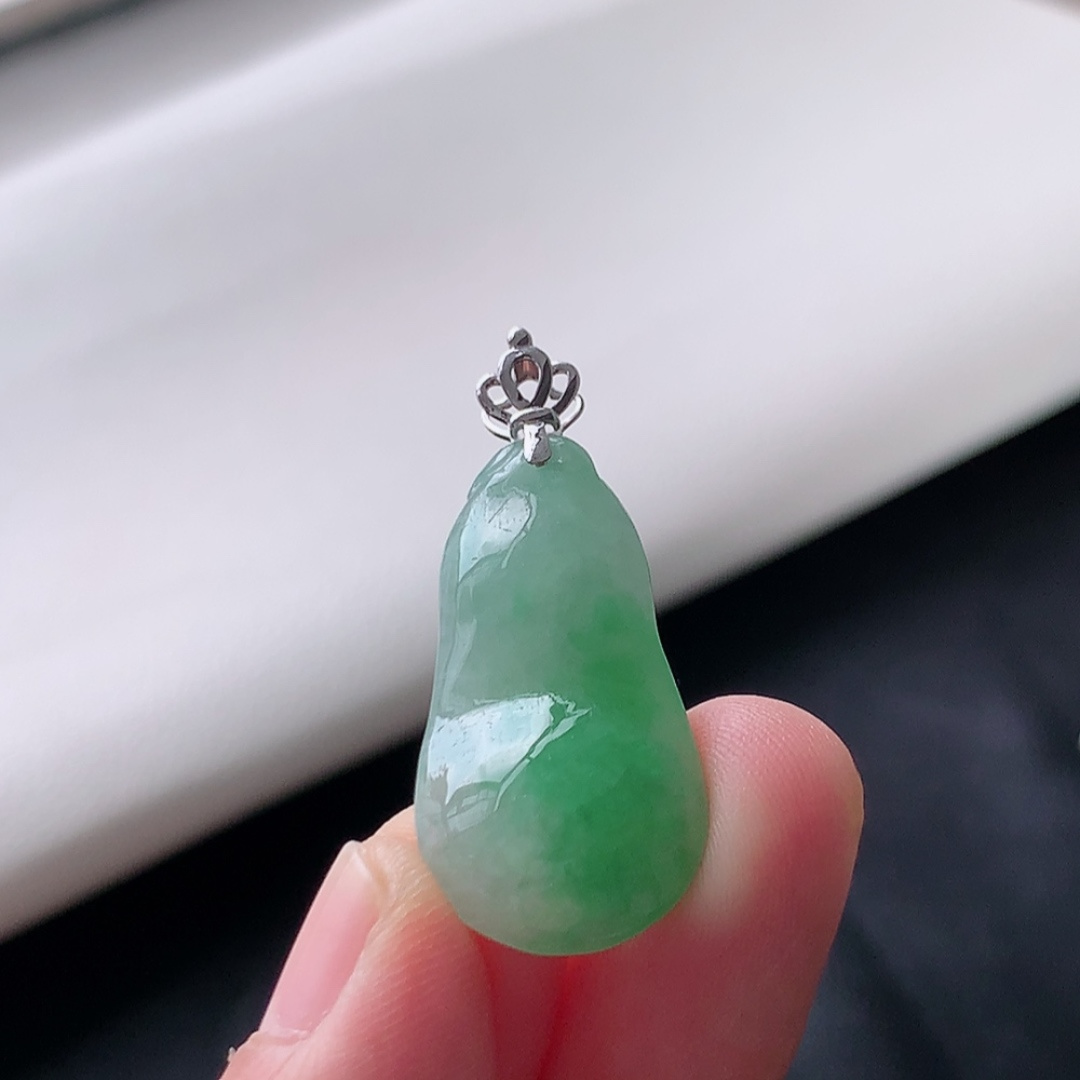 ️ 冰飘绿福瓜吊坠 翠色明媚，底子细腻水润，佩戴精致气质 货号35726，27.7-14.9-5.9