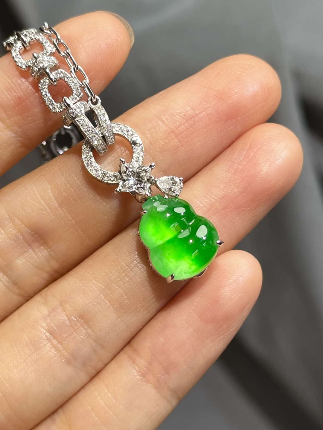 ️玻璃种黄阳绿葫芦吊坠 裸石：12.5*10.5*4.5mm 整体：20*10.5*8mm