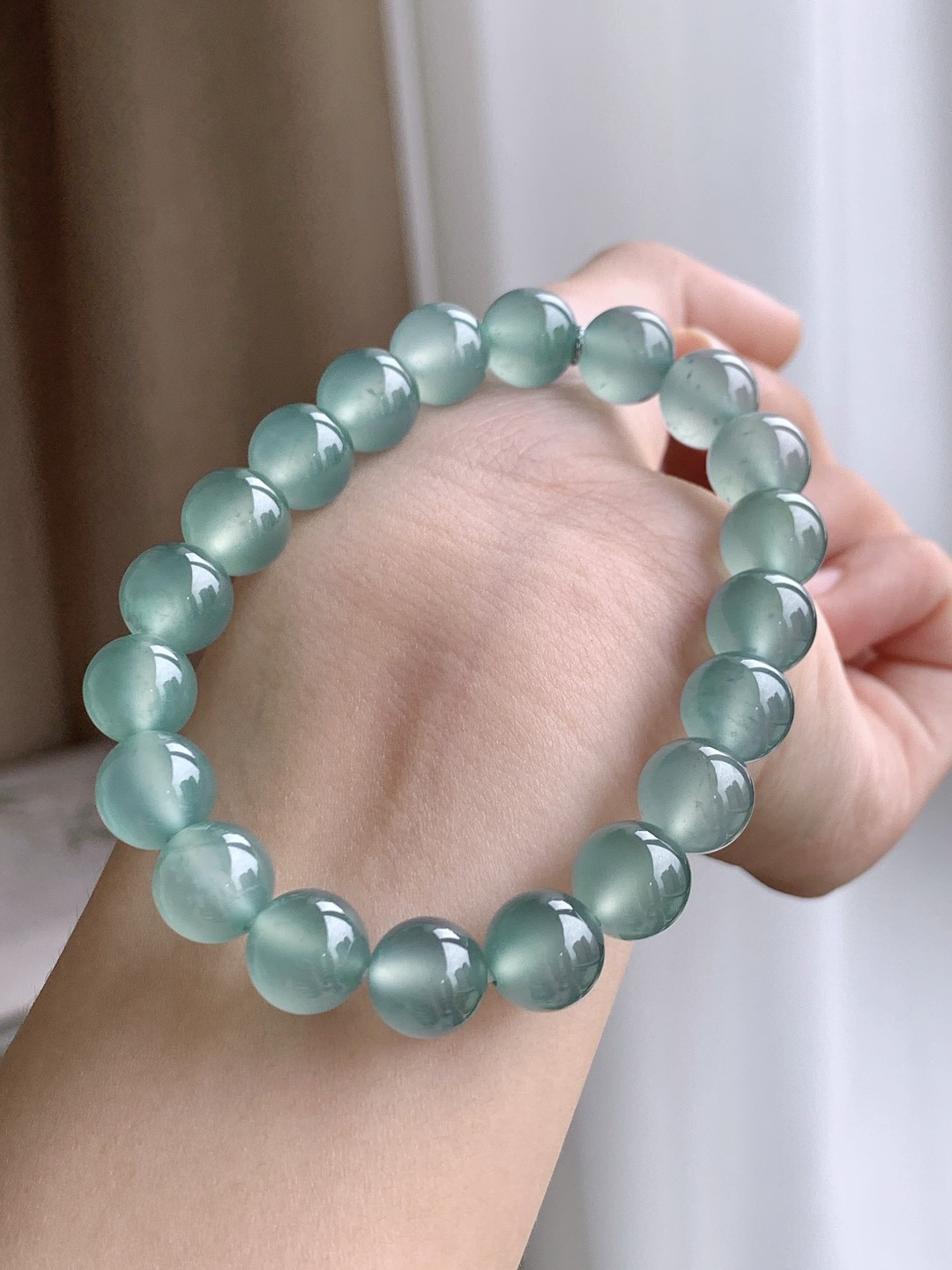 【珠子】冰种晴绿手链圆珠子手链 【说明】性比高 【尺寸】10mm 【重量】33.4克