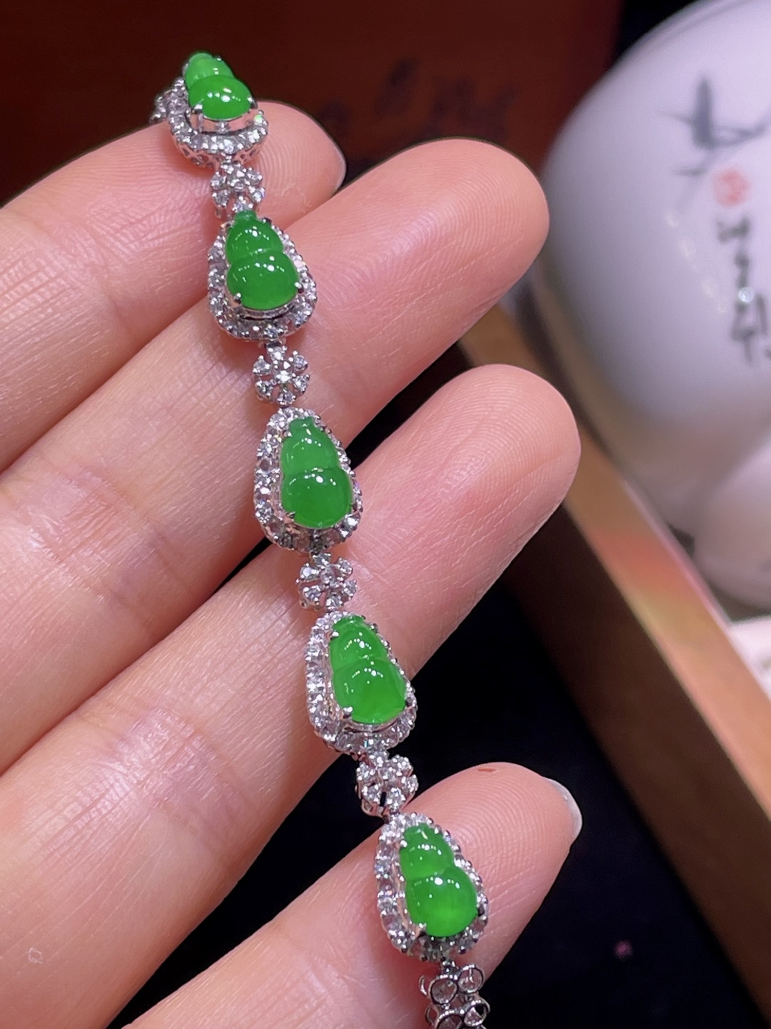 天然缅甸翡翠A货 满绿葫芦手链 18k金镶嵌钻石 细腻水灵 实拍接近，7.9-5.5-2.6