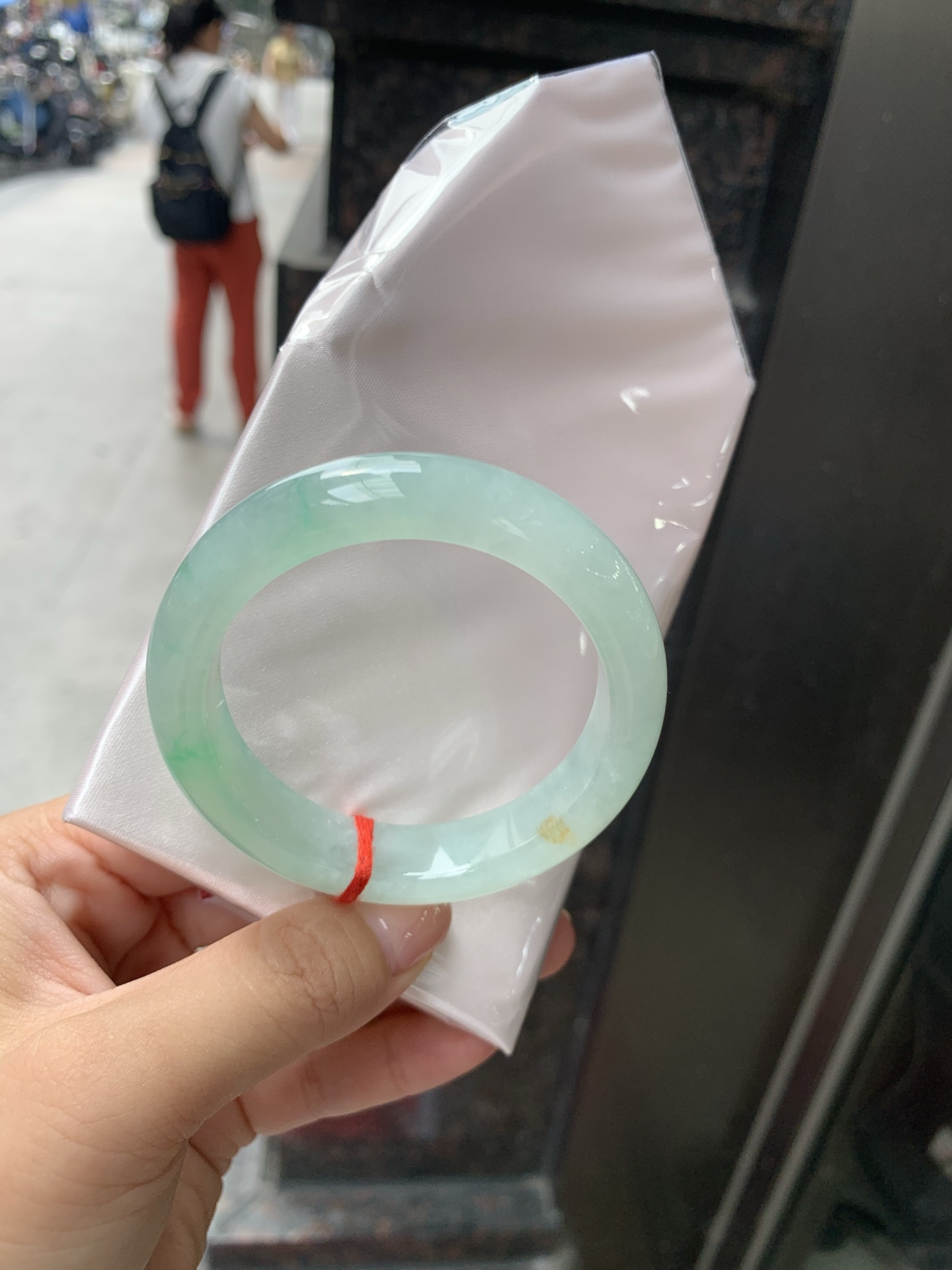黄加绿正圈 50.9-12.2-8.3 0918-N1601 无裂，打灯一丝棉线，不影响