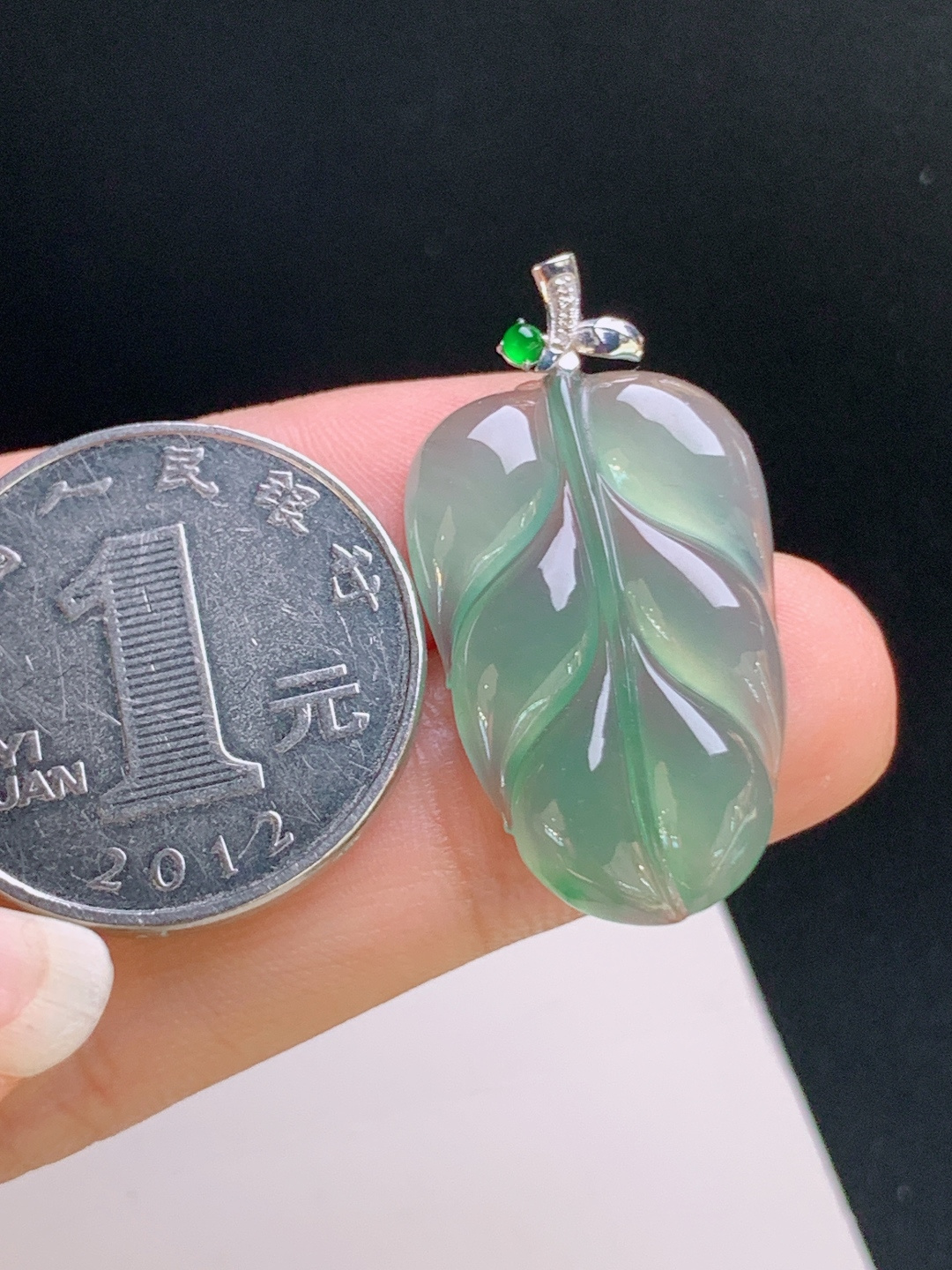 ️ 冰晴水树叶吊坠，莹润起光，形态舒展，事业有成 裸石26.8-17.3-3.9 整体32.2 080916