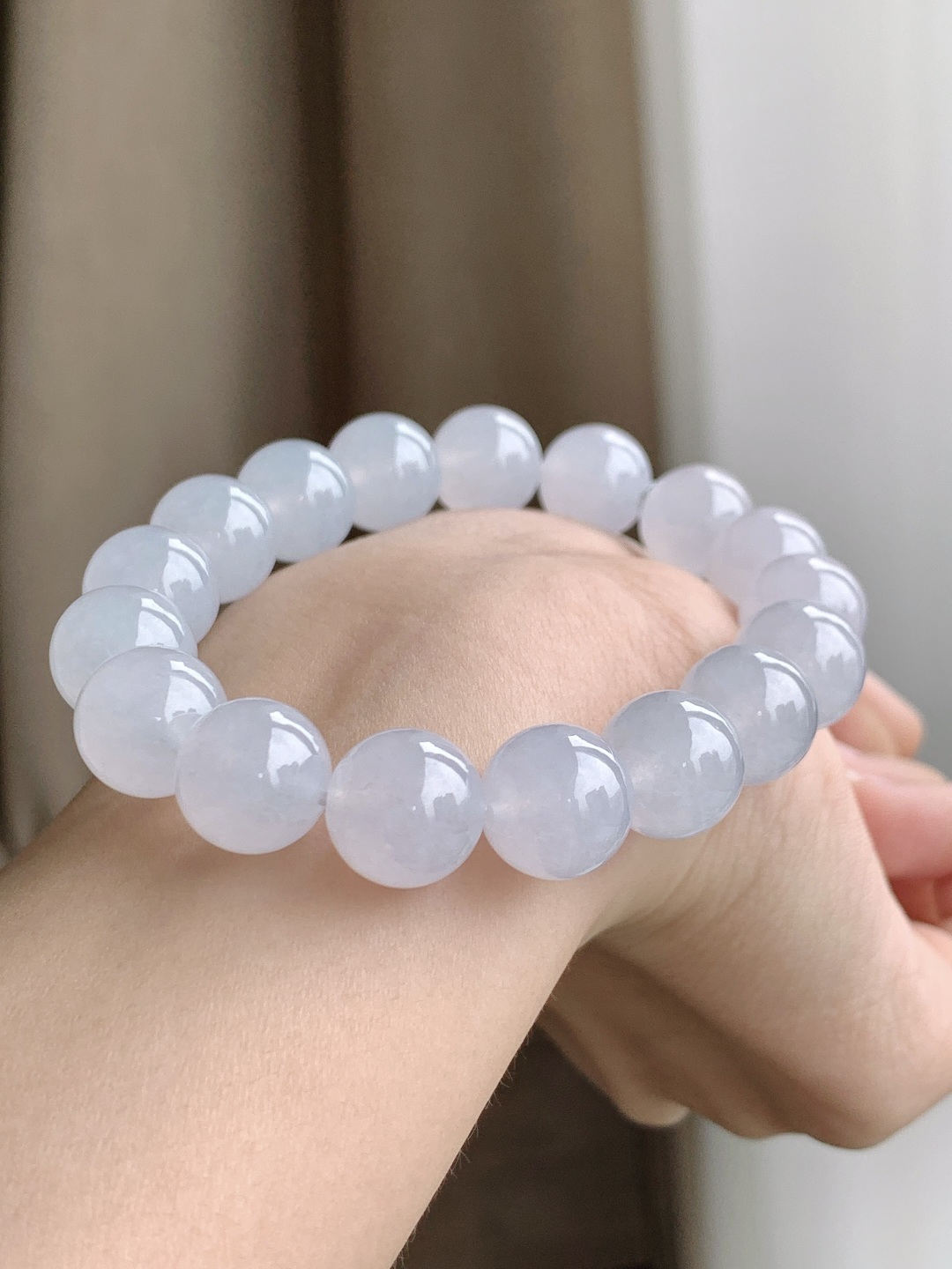 【珠子】白冰手串圆珠子手串 【说明】缅甸 性比高 【尺寸】11.8mm 【重量】49.3克