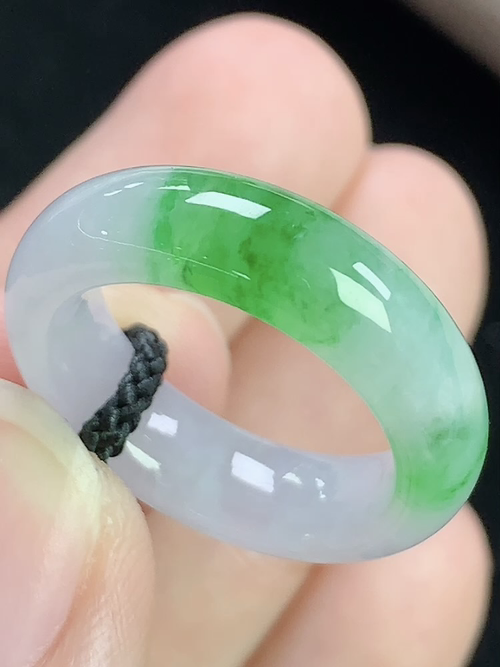 飘绿戒指，无裂，内径尺寸16.1-5.8-3.6mm，12号手寸，j18ytf