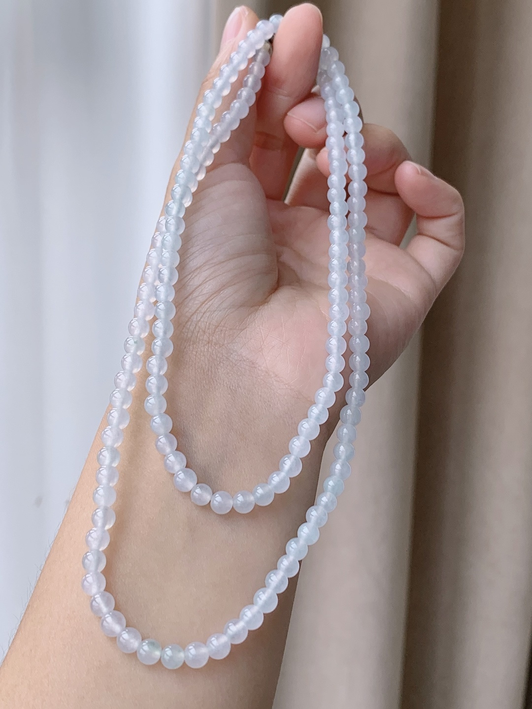 【珠子】白冰珠链圆珠珠子珠串长串 【说明】缅甸 性比高 【尺寸】4.9-4.6mm 35cm 【重量】29.7克