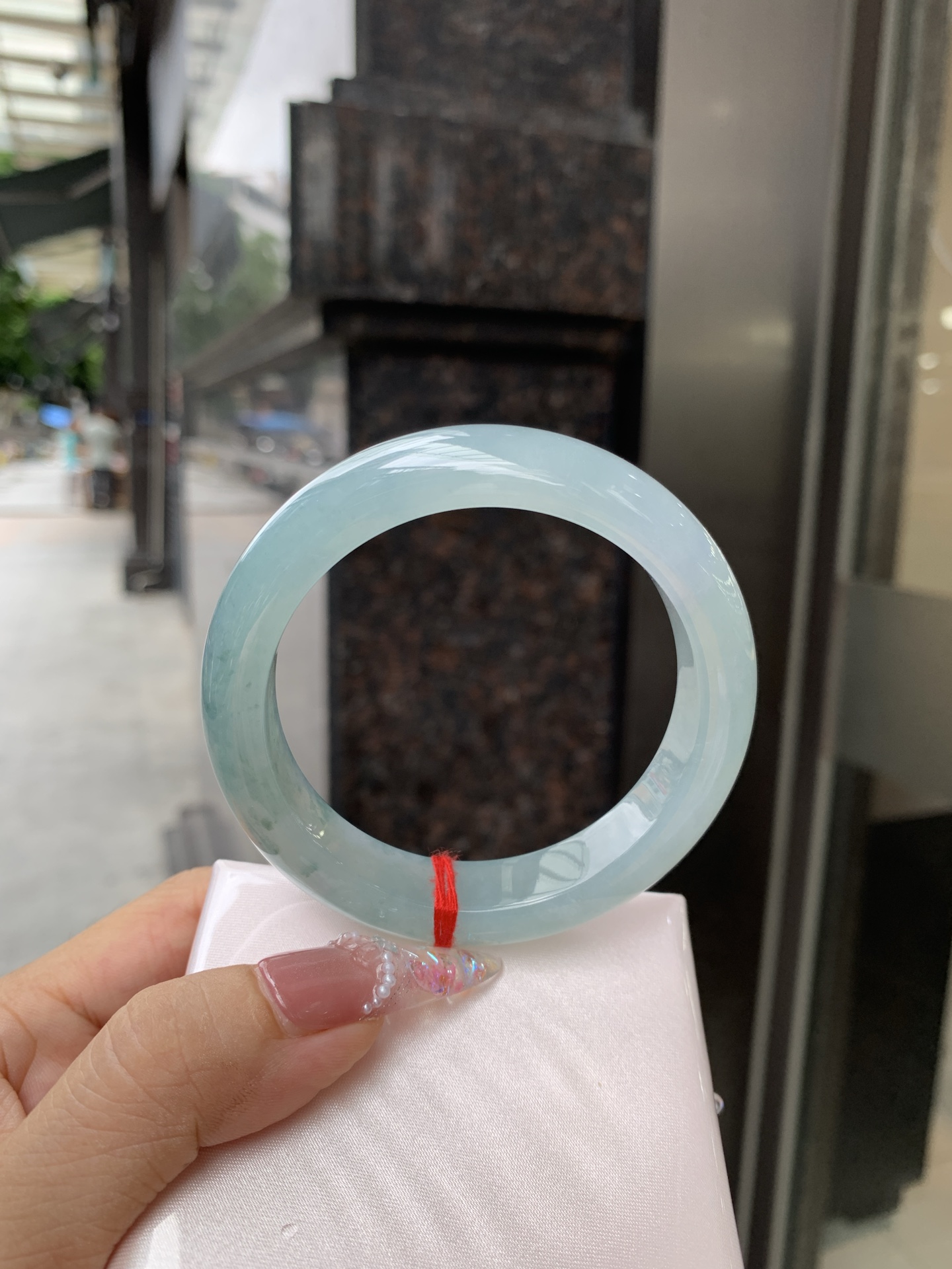 蓝底飘花正圈 56.4-8.6-12.5 0618-111-37 无裂，底妆细腻，清爽耐看的蓝底，满圈飘花韵味十足