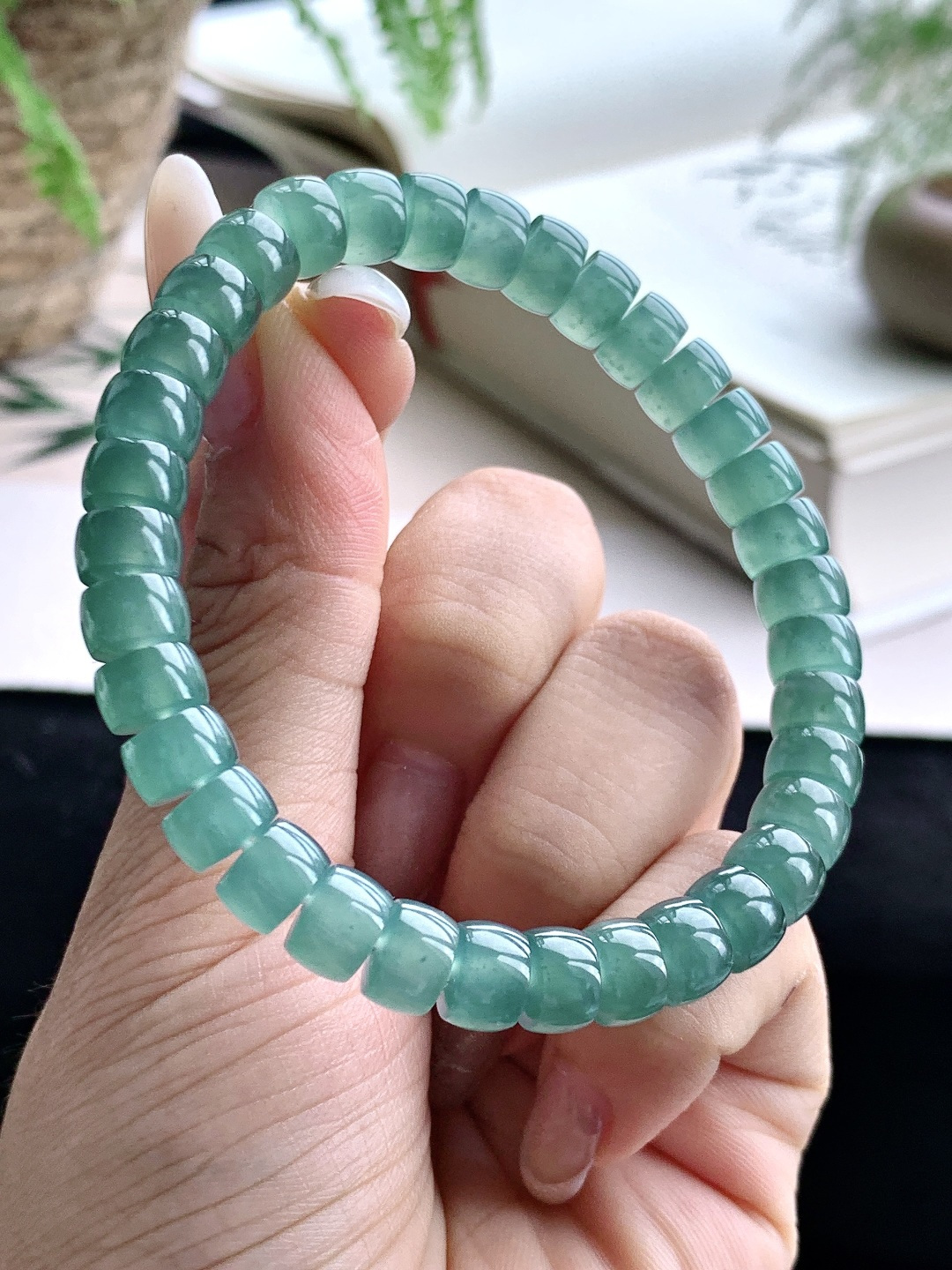 【珠子】️冰天空蓝手串筒珠手串 【说明】性比高 老蓝水 【尺寸】8-5 【重量】26.5克