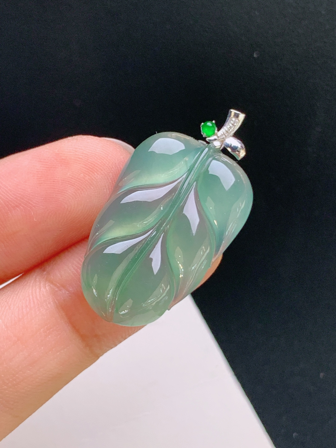 ️ 冰晴水树叶吊坠，莹润起光，形态舒展，事业有成 裸石26.8-17.3-3.9 整体32.2 080916