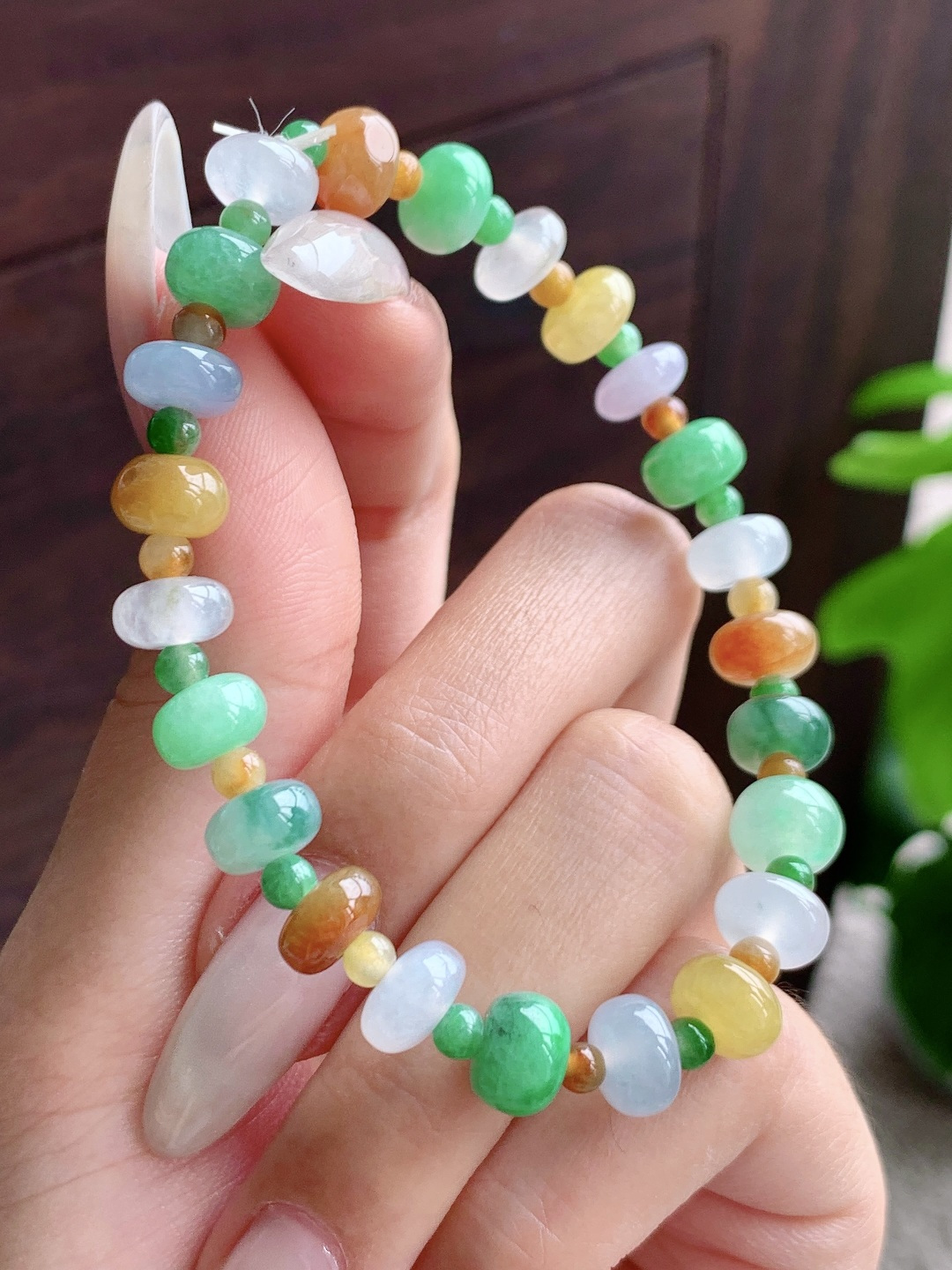 【珠子】🫧冰多宝手串算盘珠手串 【说明】缅甸 性比高 【尺寸】8.2-4.3mm 【重量】17.8克