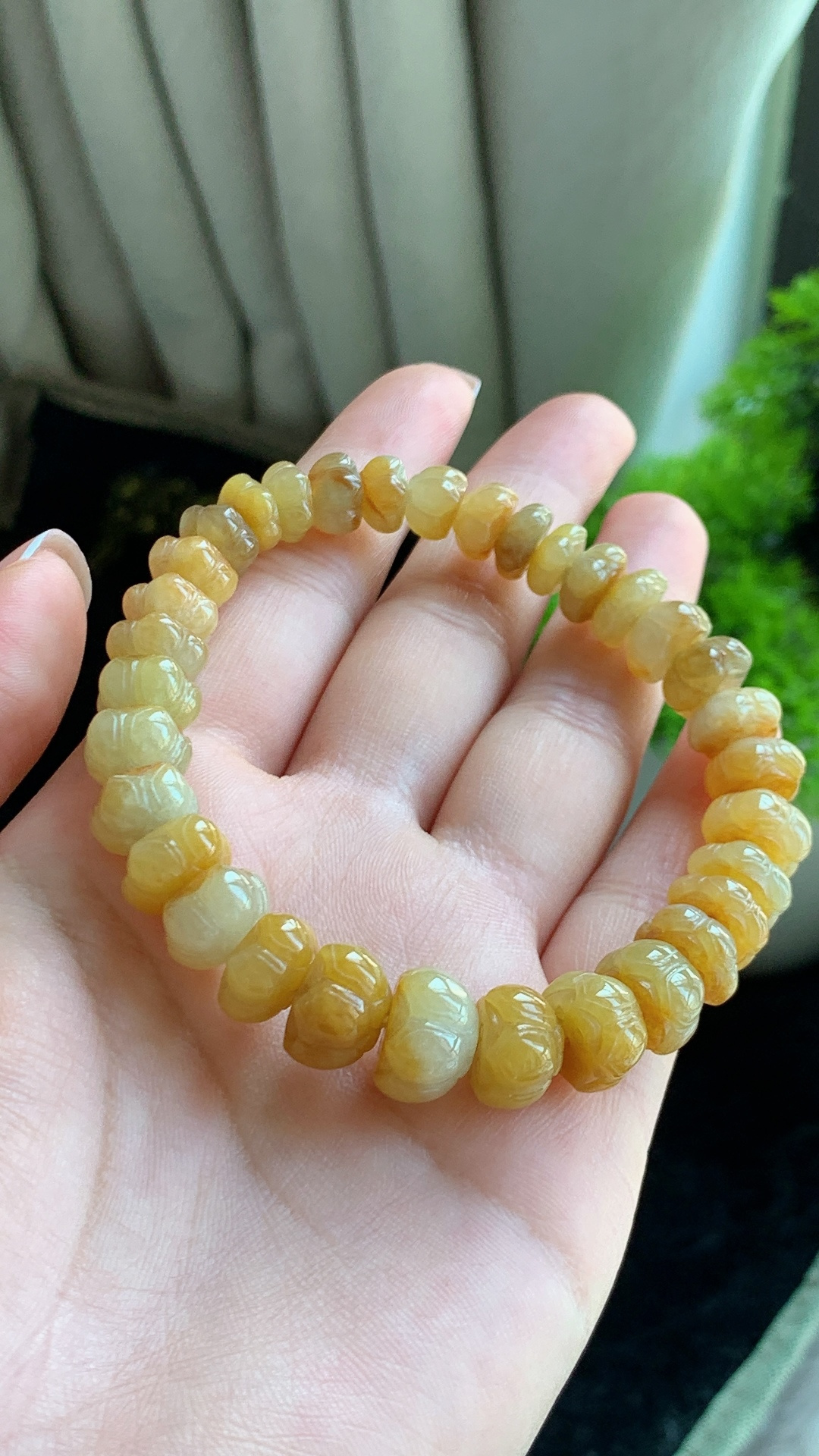 天然翡翠，冰黄莲花珠手链 尺寸9.9 jm917