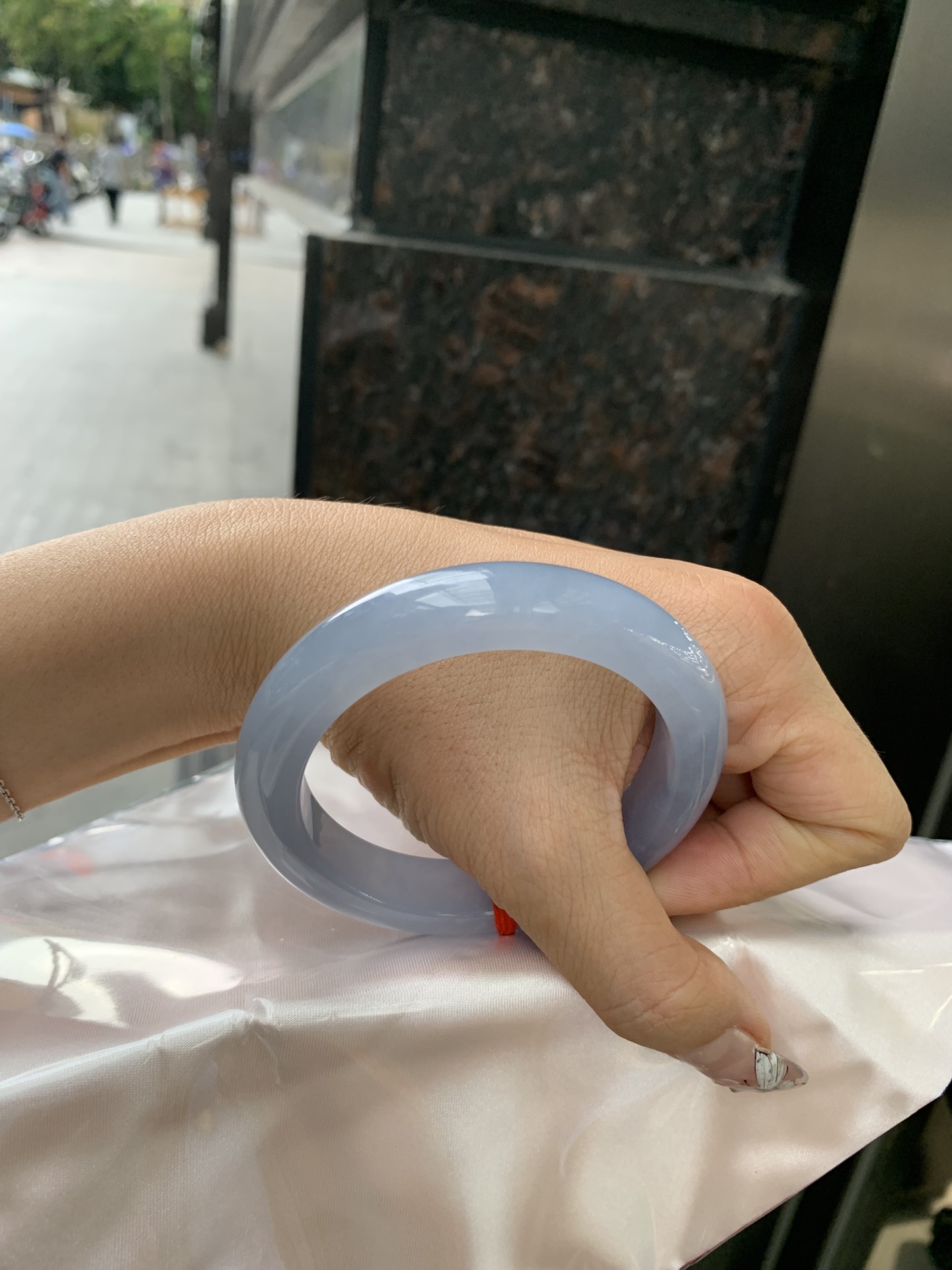 正圈 55-9.2-11.8 0404-N357 打灯棉线，底妆水润，满圈吸睛抢眼，浪漫迷人，仙气飘飘，优雅高贵显气质，感满满，满满底色均匀不失色，不同光线不一样视觉感受