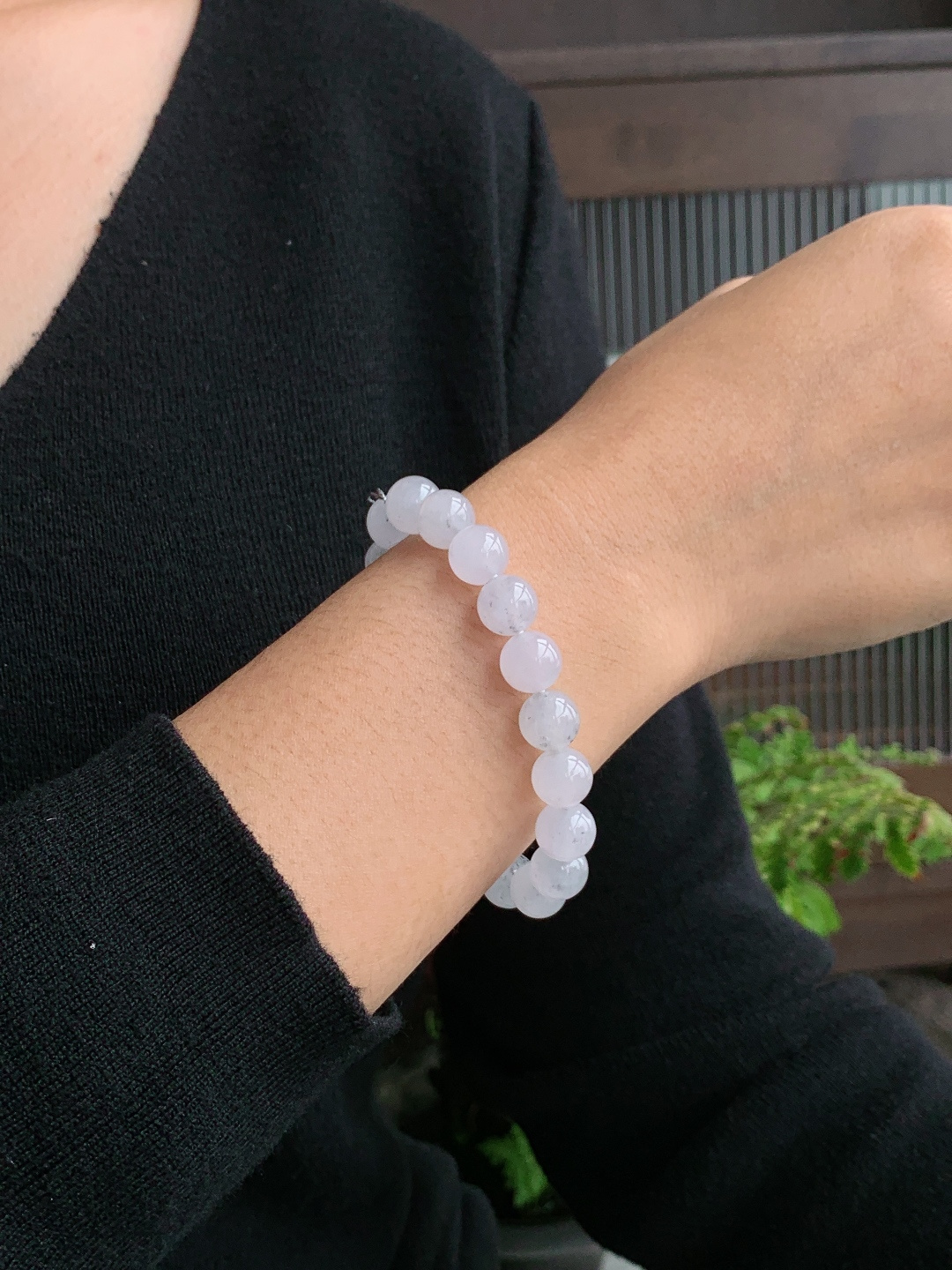 【珠子】冰飘乌鸡手串圆珠子手串 【说明】缅甸 性比高 【尺寸】9.8mm 【重量】32克