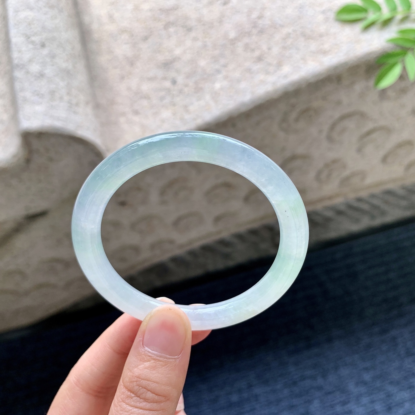 圆条51 52 圈口52.2/7.5/7.7 编码DZ091906 冰糯飘绿，水润，种老，细腻，无裂
