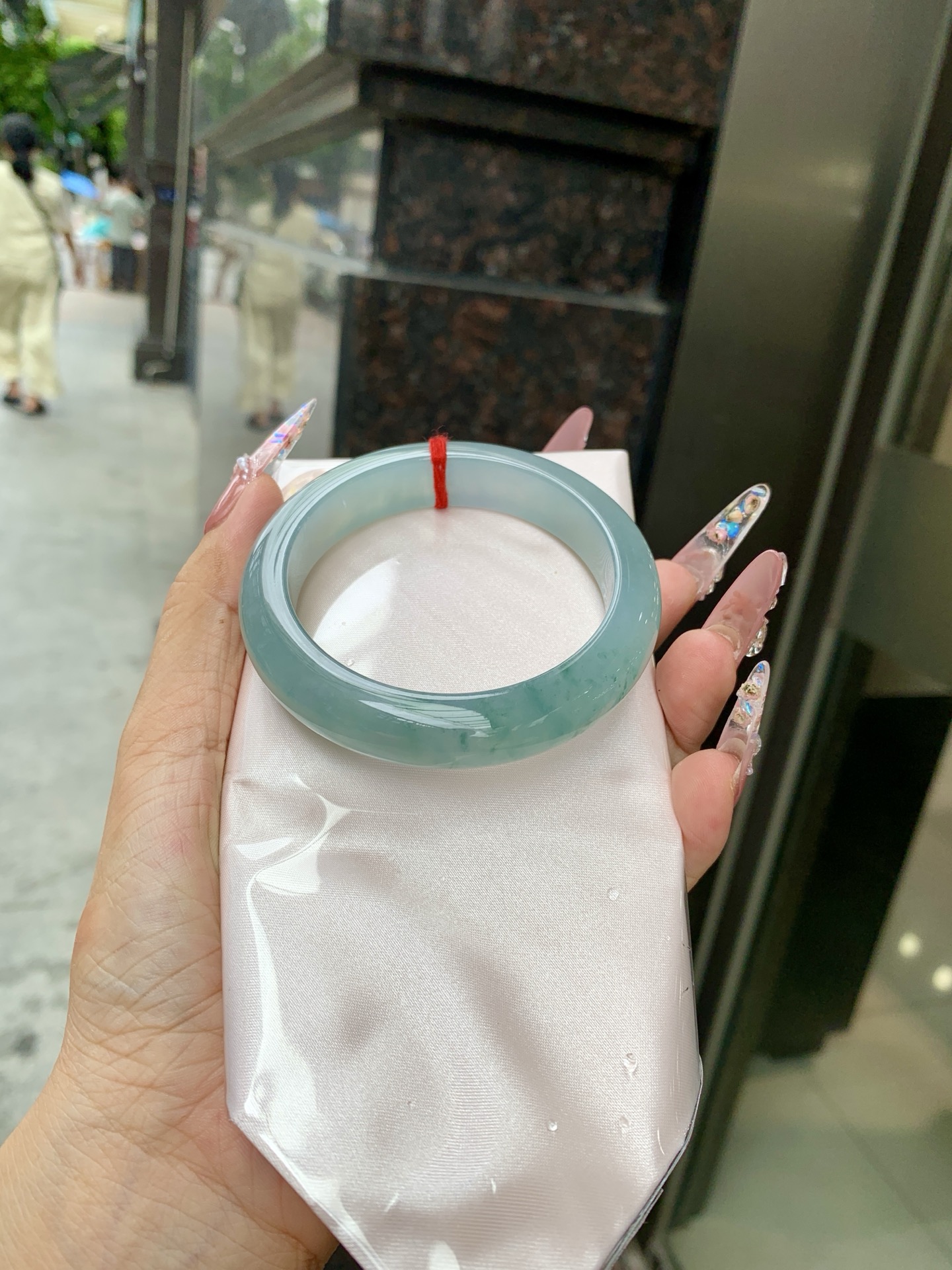 蓝底飘花正圈 56.4-8.6-12.5 0618-111-37 无裂，底妆细腻，清爽耐看的蓝底，满圈飘花韵味十足