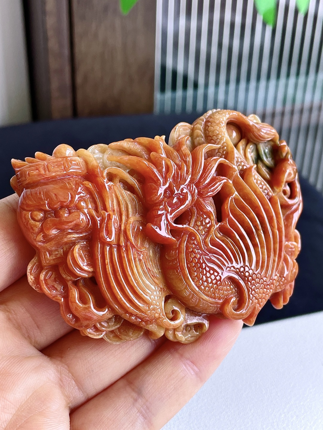 【裸石】冰红翡飞龙在天貔貅手把件 【说明】缅甸 无裂 性比高 超厚 【尺寸】81.6-58.5-16.6 【重量】137克