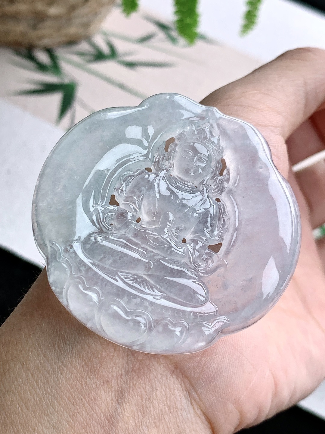 【裸石】️冰白冰观音牌度母观音牌吊坠 【说明】缅甸 性比高 厚装 【尺寸】53-53.5-6.6 【重量】36克