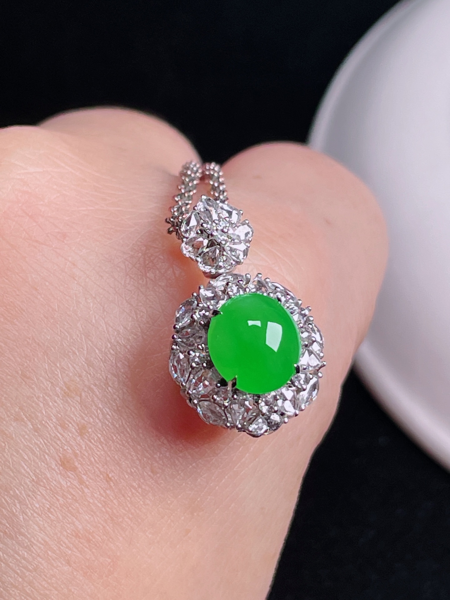 ️ 缅甸绿蛋面 花色惊艳 无裂