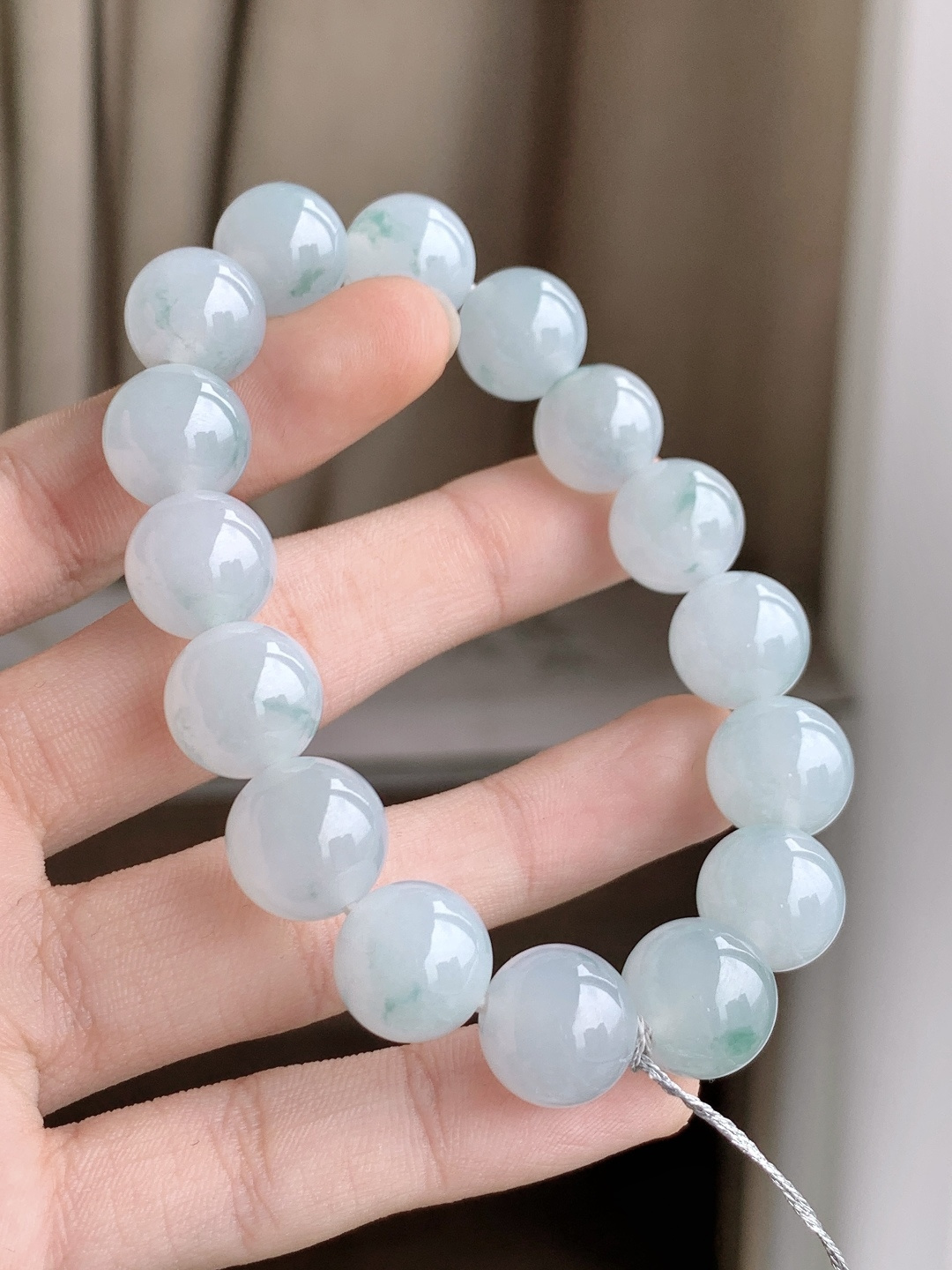 【珠子】飘花手串圆珠子手串 【说明】缅甸 性比高 【尺寸】11.8mm 【重量】49克