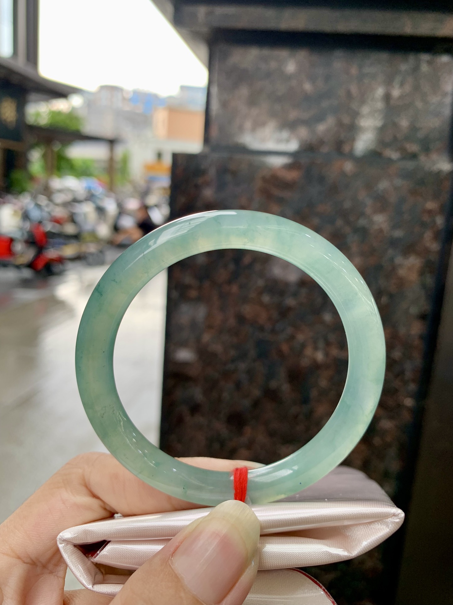 冰蓝美人条 53.8-8.2-8 0824-X634 打灯细纹，底妆冰胶润，千变万化的冰晴蓝底色，拥