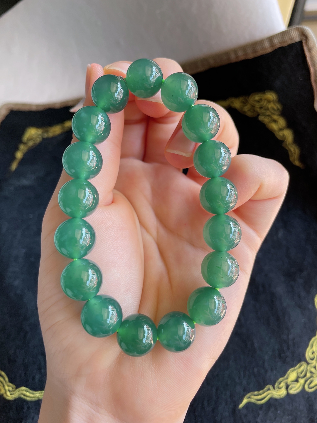 ️，天然翡翠A货，冰蓝水手链，尺寸：11.8mm。【编3331】