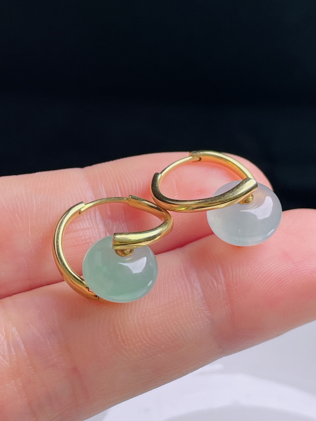 ️扳指耳包，18k镶嵌，老种起光，细底通透，尺寸：裸石9.6/6.2mm0918