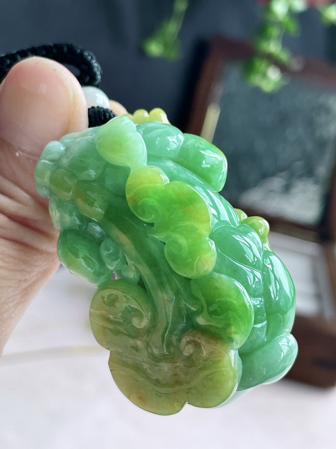 【裸石】冰黄加绿貔貅吊坠 【说明】缅甸 无裂 性比高 超厚手把件 【尺寸】47.6-31-17.8 【重量】51.2克