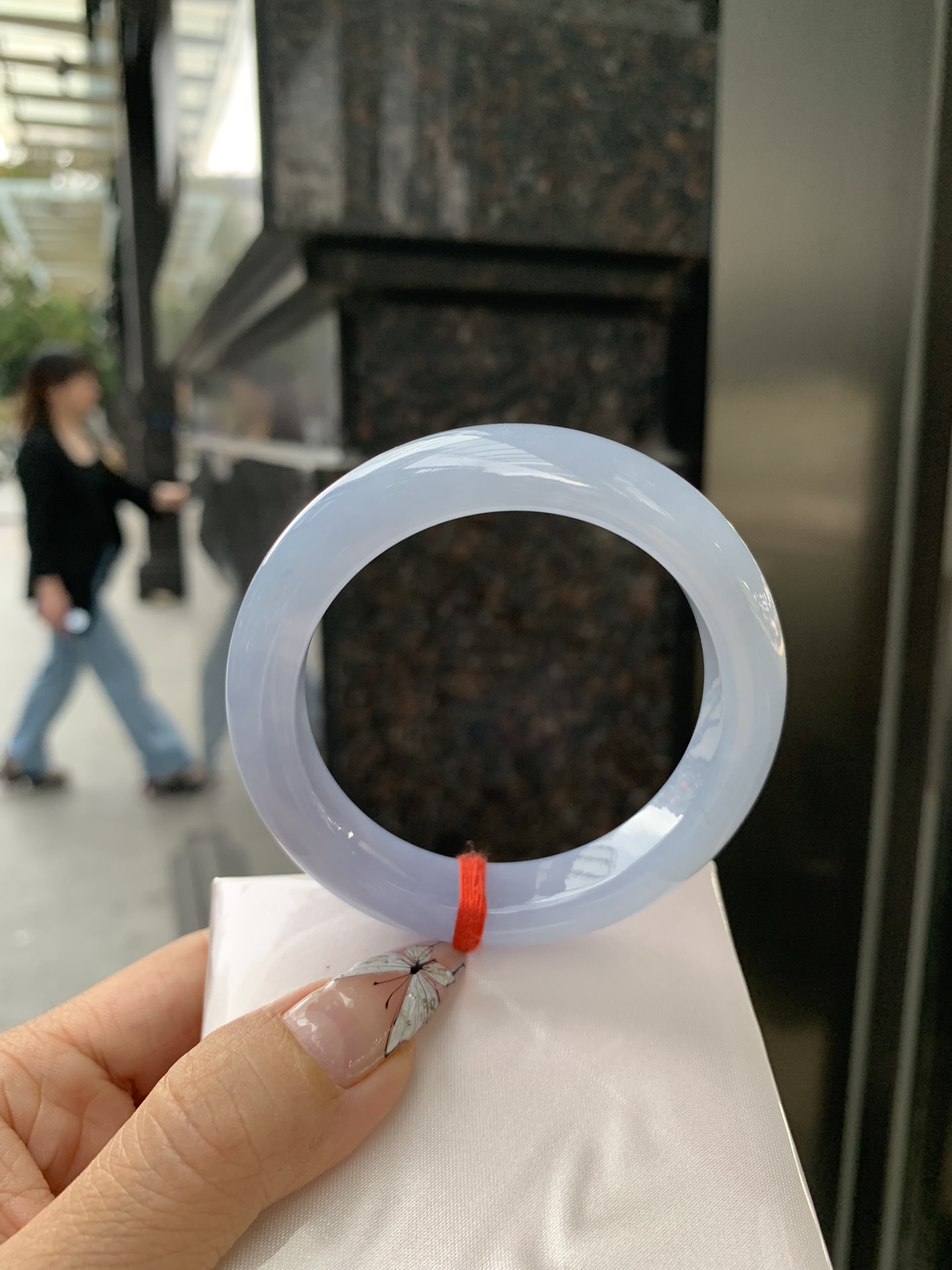 正圈 55-9.2-11.8 0404-N357 打灯棉线，底妆水润，满圈吸睛抢眼，浪漫迷人，仙气飘飘，优雅高贵显气质，感满满，满满底色均匀不失色，不同光线不一样视觉感受