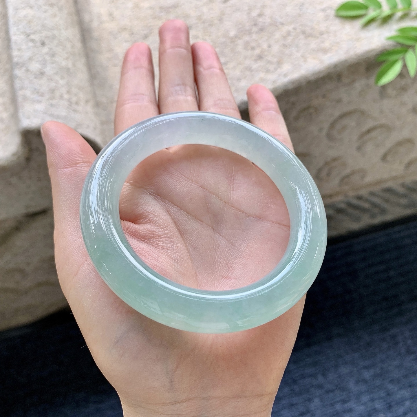 圆条56 57 圈口57/11.6/11.6 编码AF091942 冰糯晴绿，水润，种老，细腻，无裂