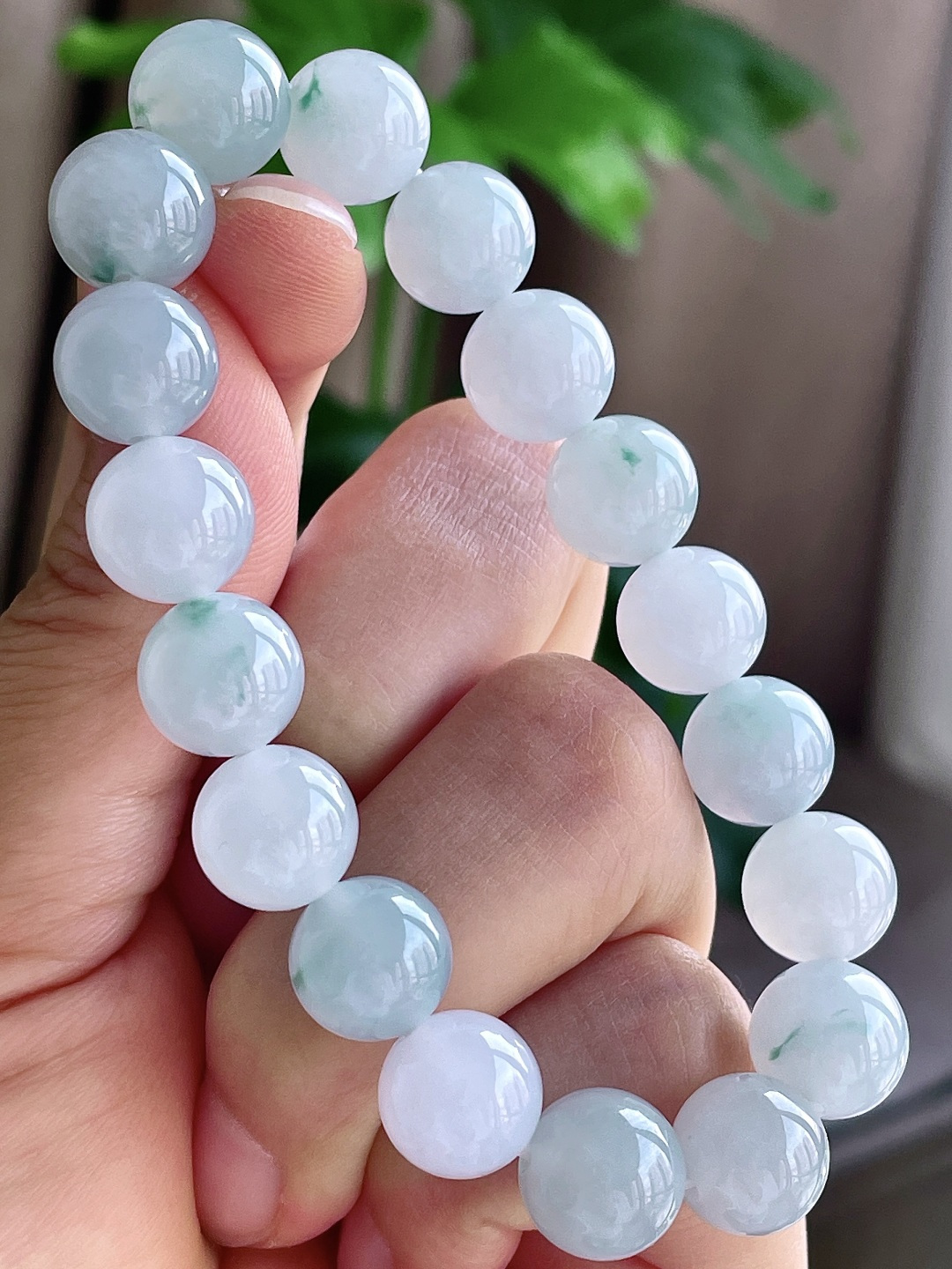 【珠子】冰飘花手串圆珠珠子手串 【说明】缅甸 性比高 【尺寸】11mm 【重量】39克
