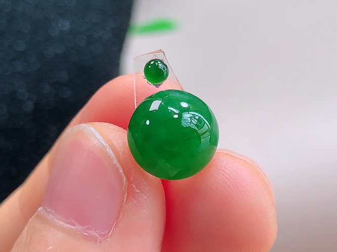 ️ 绿蛋，无裂，尺寸9.8-5.2mm，包A附证书