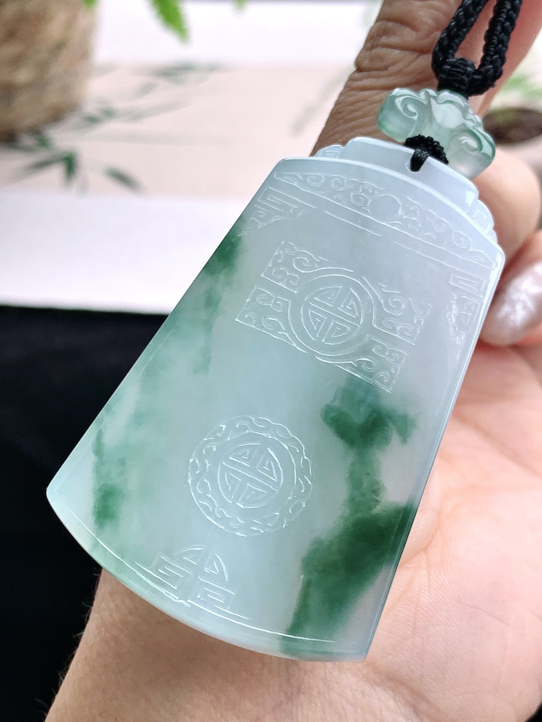 【裸石】️冰飘花大仿古牌无事牌吊坠 【说明】缅甸 性比高 厚装 【尺寸】62.8-29-6 【重量】42.2克