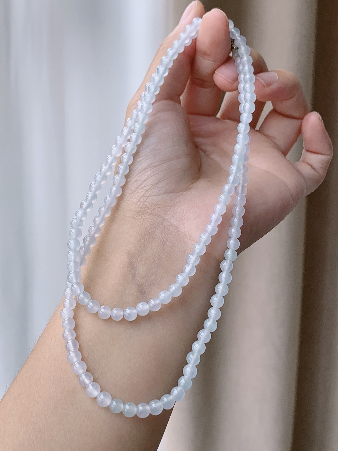 【珠子】白冰珠链圆珠珠子珠串长串 【说明】缅甸 性比高 【尺寸】4.9-4.6mm 35cm 【重量】29.7克