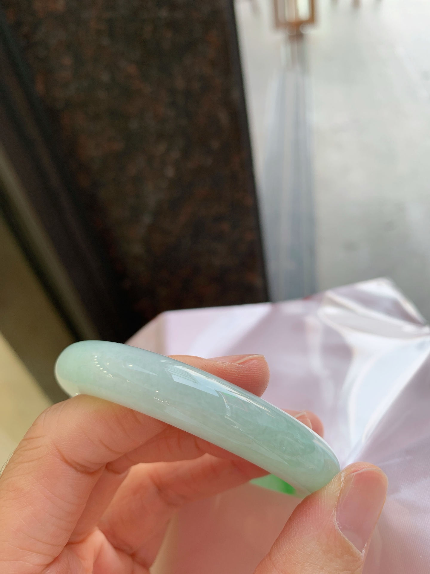 正圈飘绿 微细纹 尺寸：57/11.6/8.8 色辣