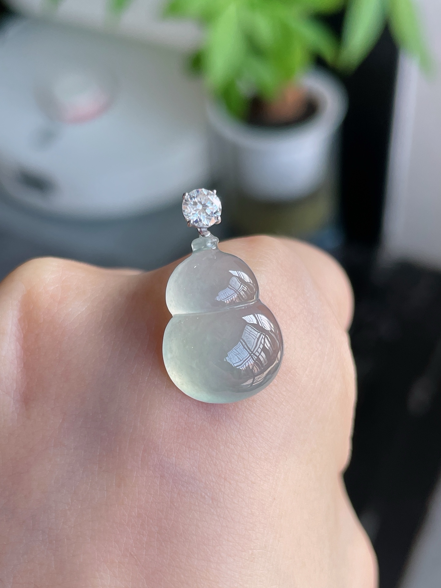 18k金扣冰种起荧白月光葫芦, 裸石17.3-12.5-5.8mm S59