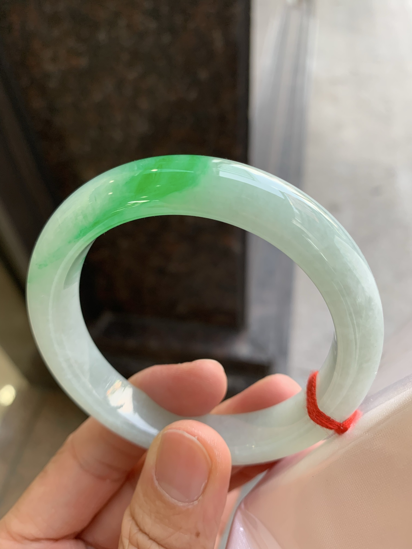 正圈飘绿 微细纹 尺寸：57/11.6/8.8 色辣