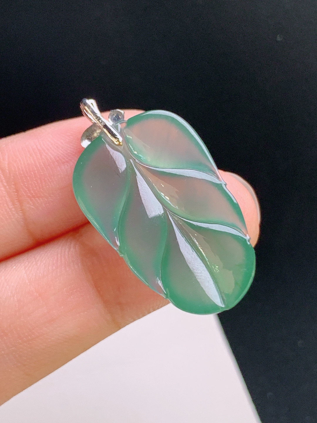 ️ 冰晴水树叶吊坠，莹润起光，形态舒展，事业有成 裸石26.8-17.3-3.9 整体32.2 080916
