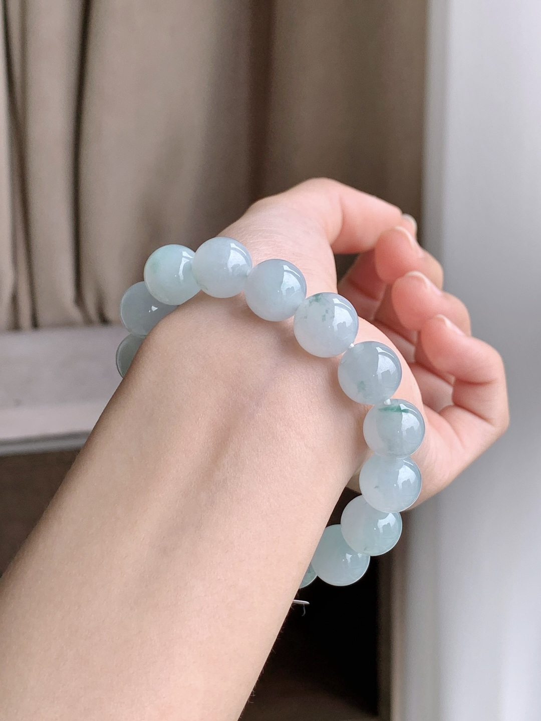 【珠子】飘花手串圆珠子手串 【说明】缅甸 性比高 【尺寸】11.8mm 【重量】49克