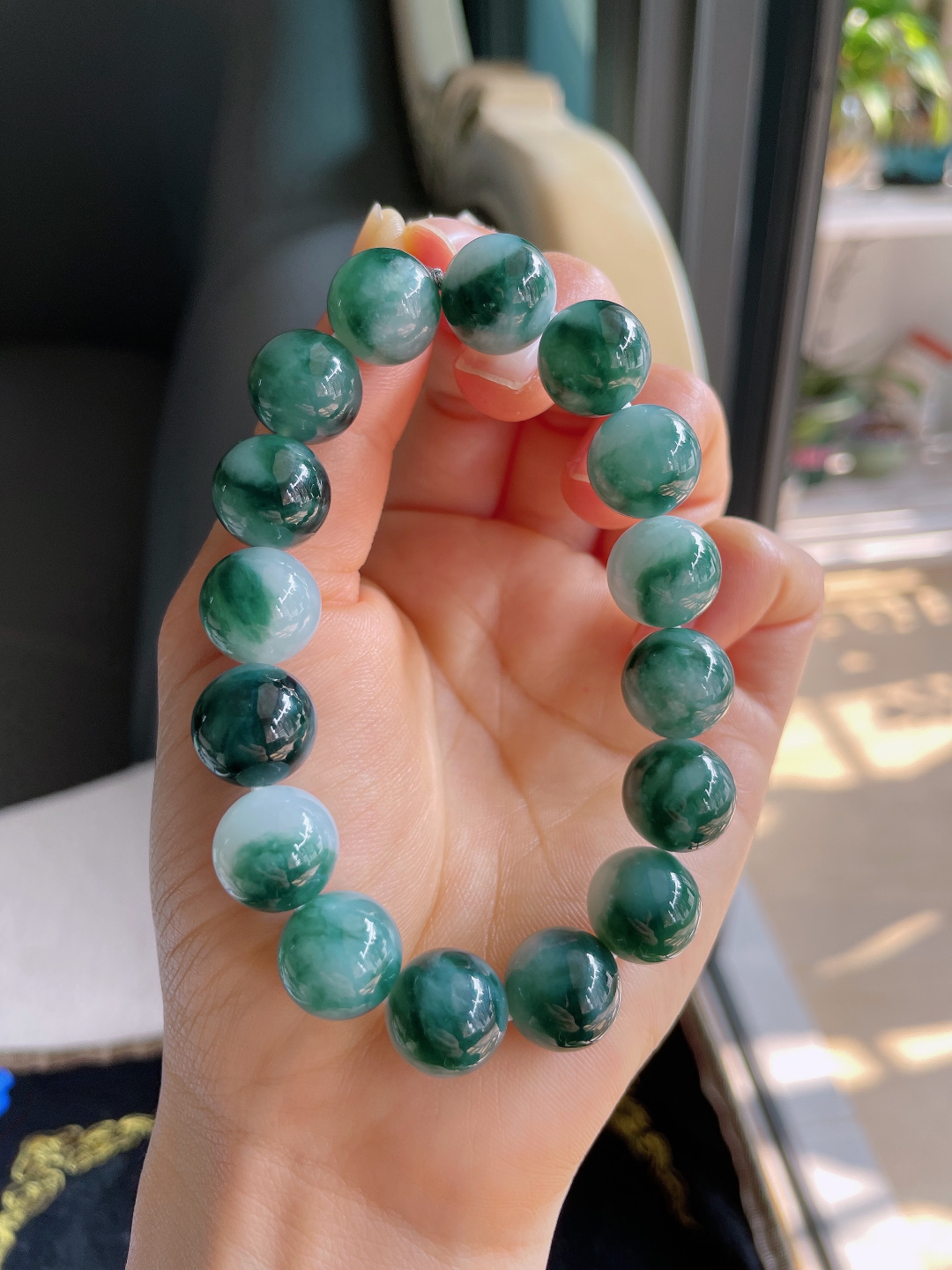 缅甸天然翡翠A货，冰飘花手串，尺寸：12.6mm。【编3898】