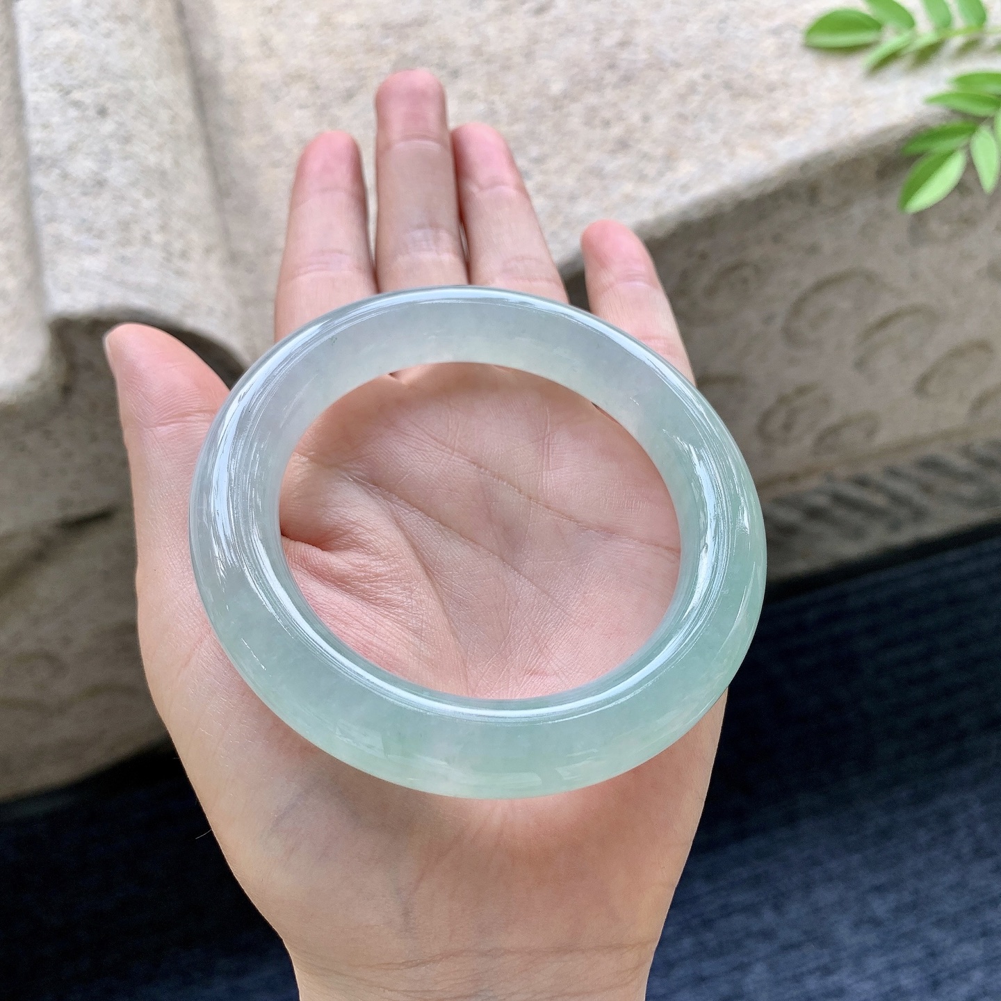 圆条56 57 圈口57/11.6/11.6 编码AF091942 冰糯晴绿，水润，种老，细腻，无裂