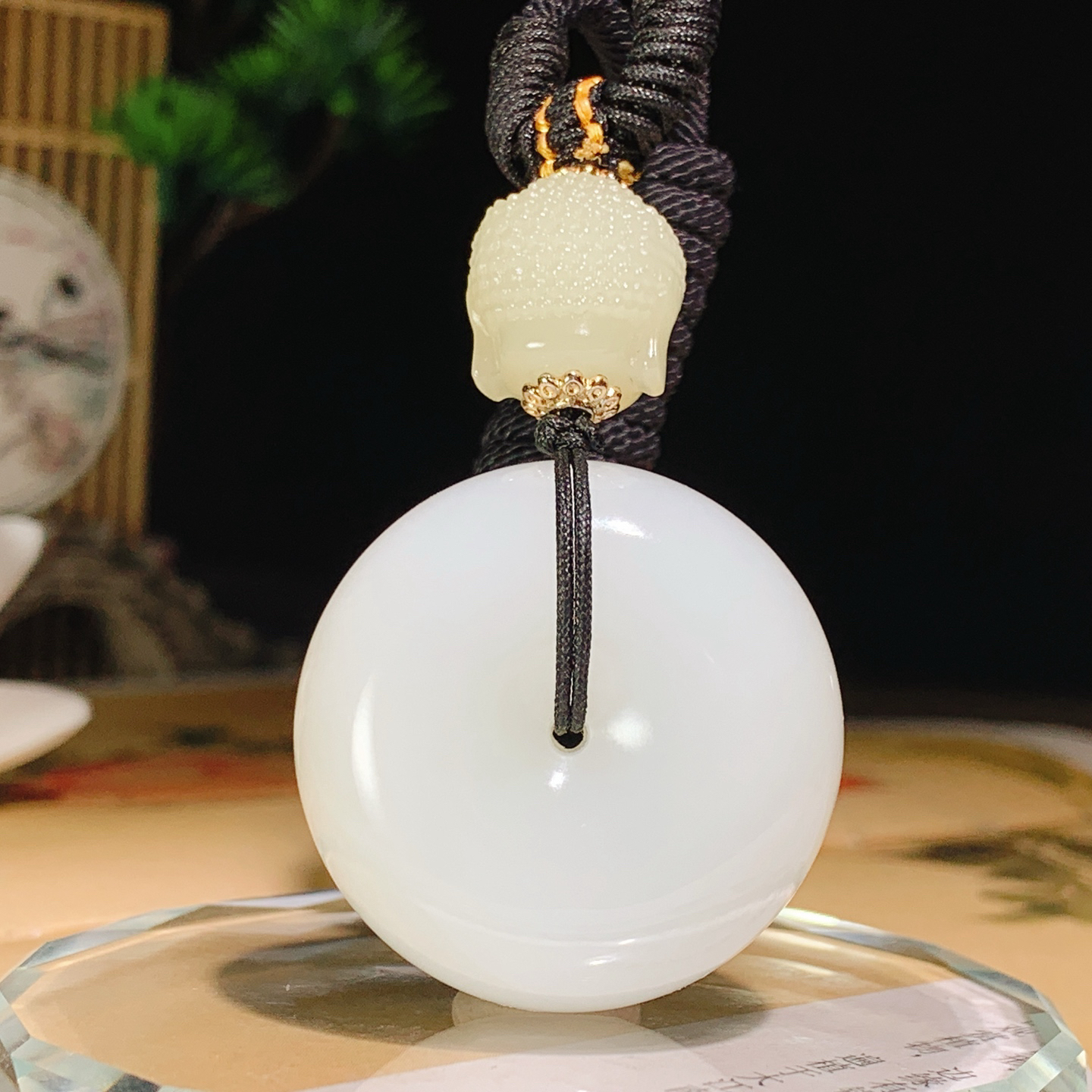 新疆和田玉羊脂白平安扣挂件！尺寸32/15重36克 玉质细腻油润。手推出油。佩戴高端典雅。lt260918