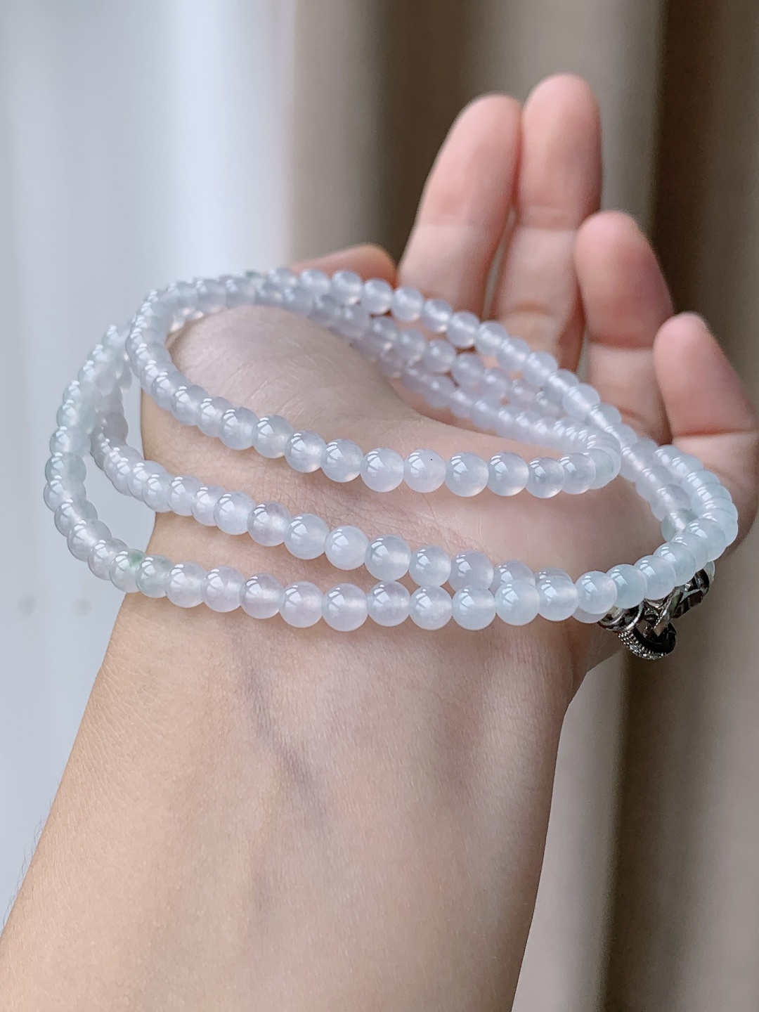 【珠子】白冰珠链圆珠珠子珠串长串 【说明】缅甸 性比高 【尺寸】4.9-4.6mm 35cm 【重量】29.7克