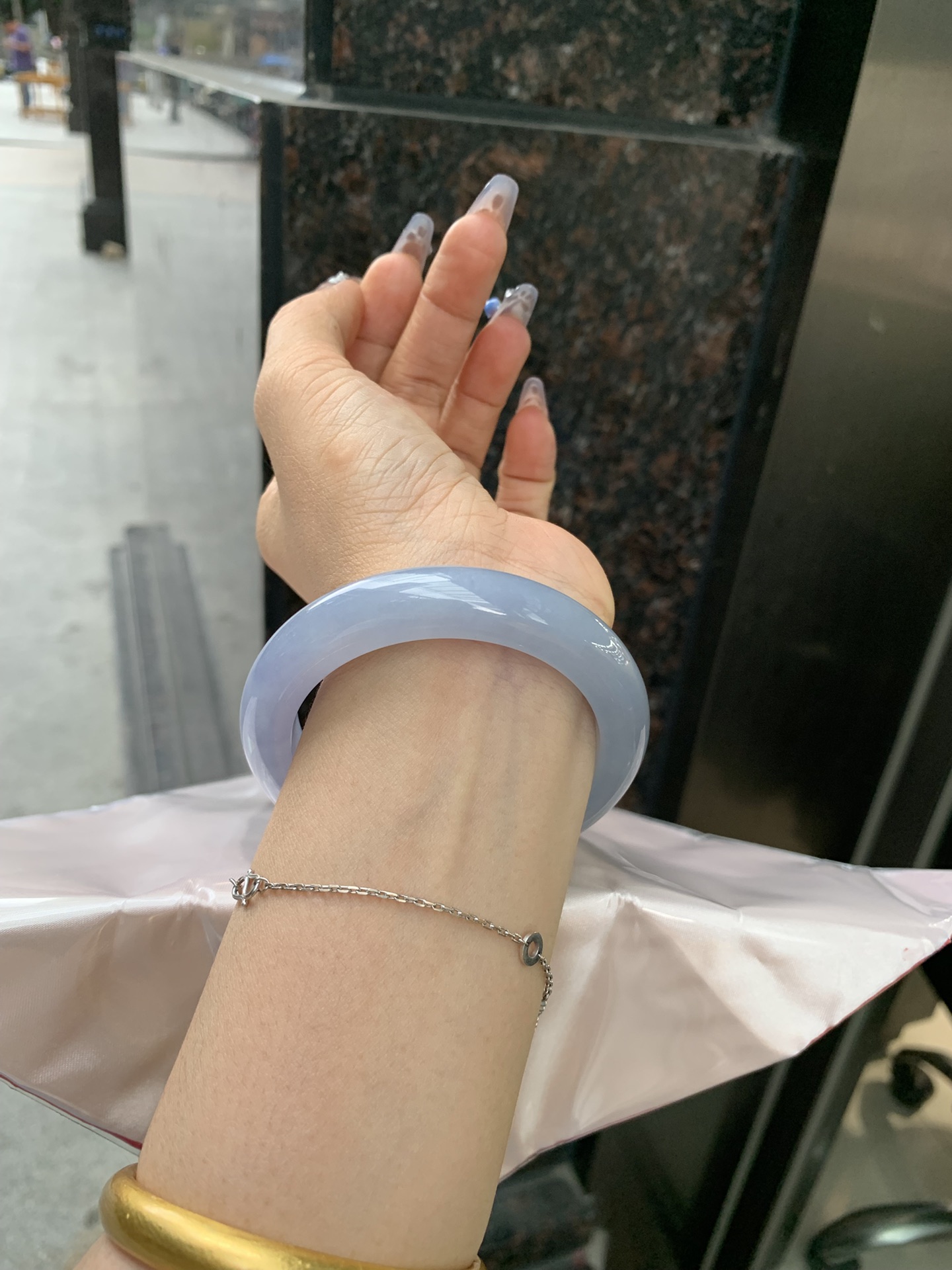 正圈 55-9.2-11.8 0404-N357 打灯棉线，底妆水润，满圈吸睛抢眼，浪漫迷人，仙气飘飘，优雅高贵显气质，感满满，满满底色均匀不失色，不同光线不一样视觉感受